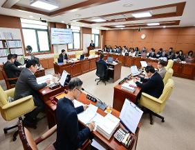 교육위원회, 직속기관·강북·강남교육지원청 소관 2026년도 제1회 추경예산안 심사