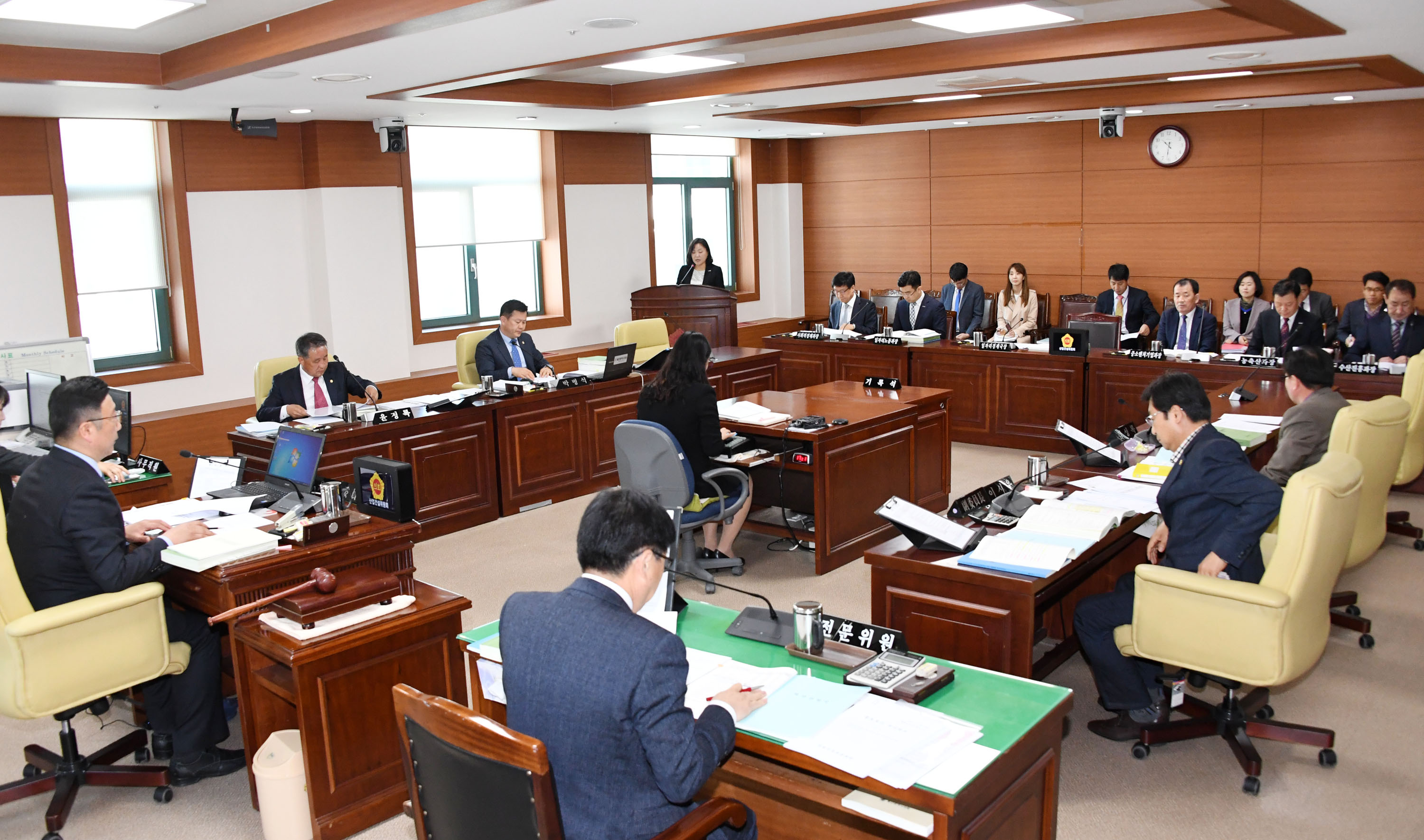 산업건설위원회 일자리경재국 소관 추가경정예산안 예비심사1