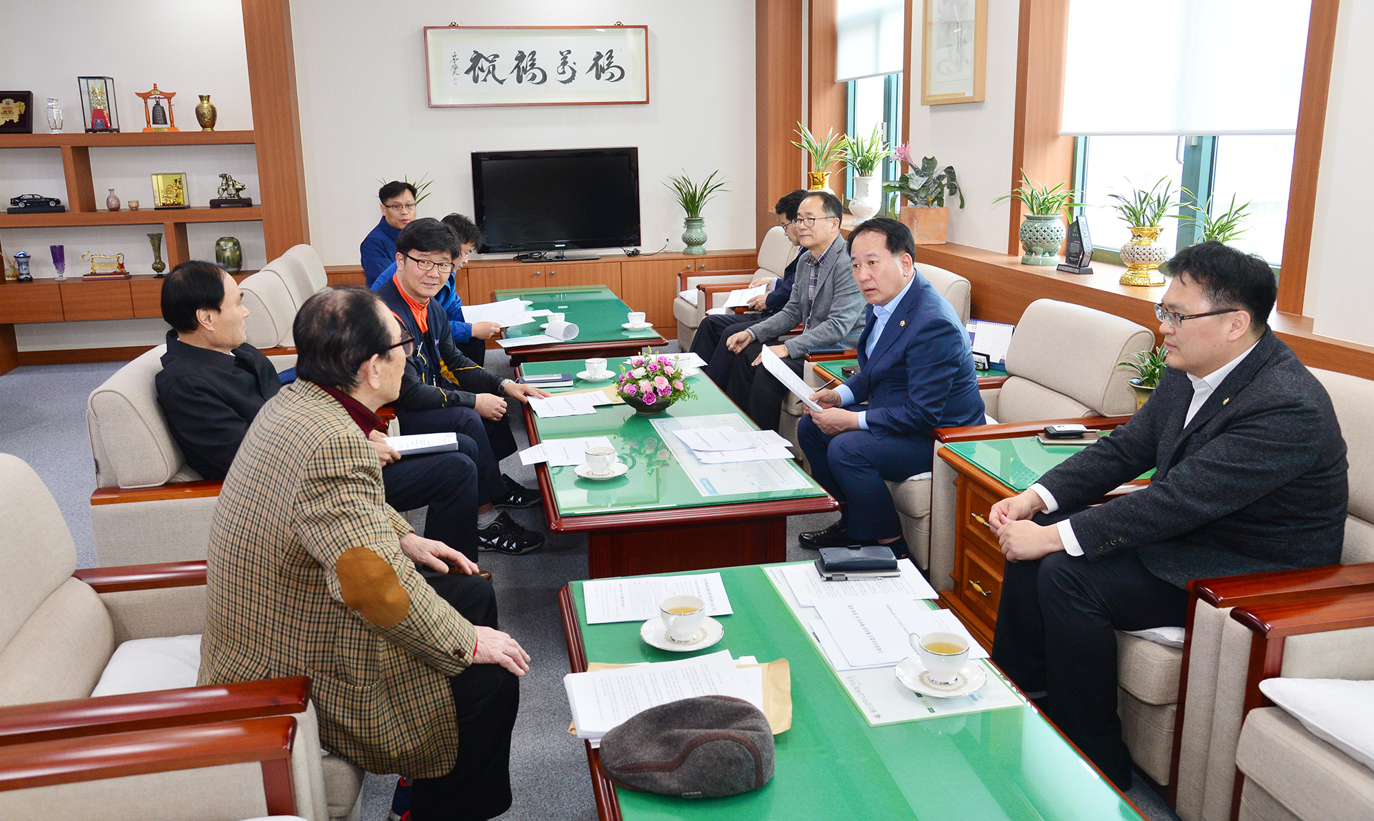 황세영 의장, 진장명촌 토지구획정리조합 파산 관련 간담회2