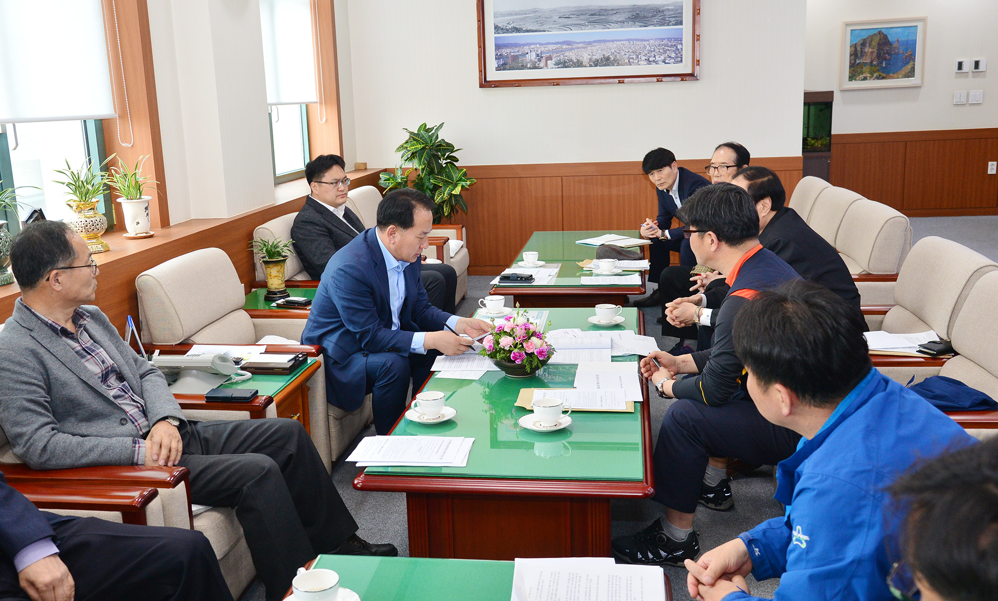 황세영 의장, 진장명촌 토지구획정리조합 파산 관련 간담회3