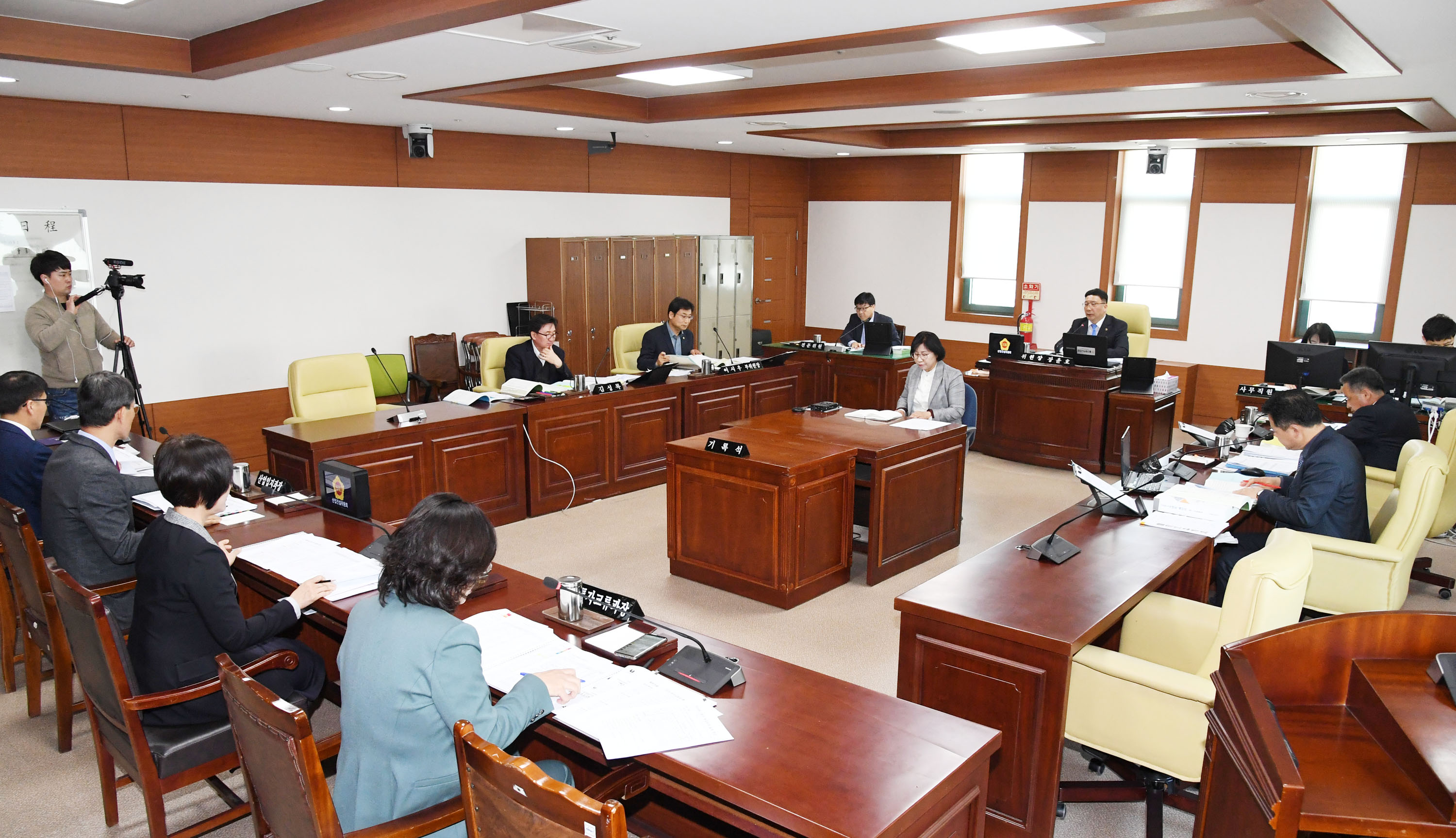  산업건설위원회 제203회 임시회 기간 중 미래성장기반국, 도시창조국 소관 제1회 추경예산안 심사3