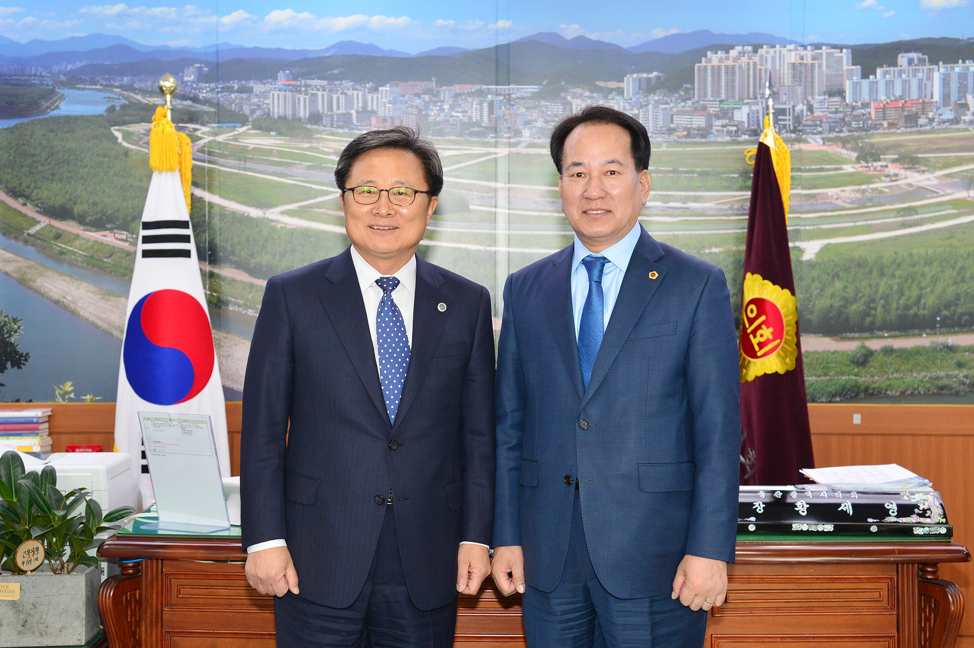 전호환 부산대학교 총장 의장실 내방1