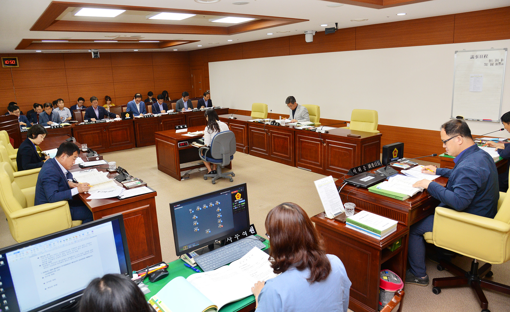 환경복지위원회  추가경정예산안 예비심사2