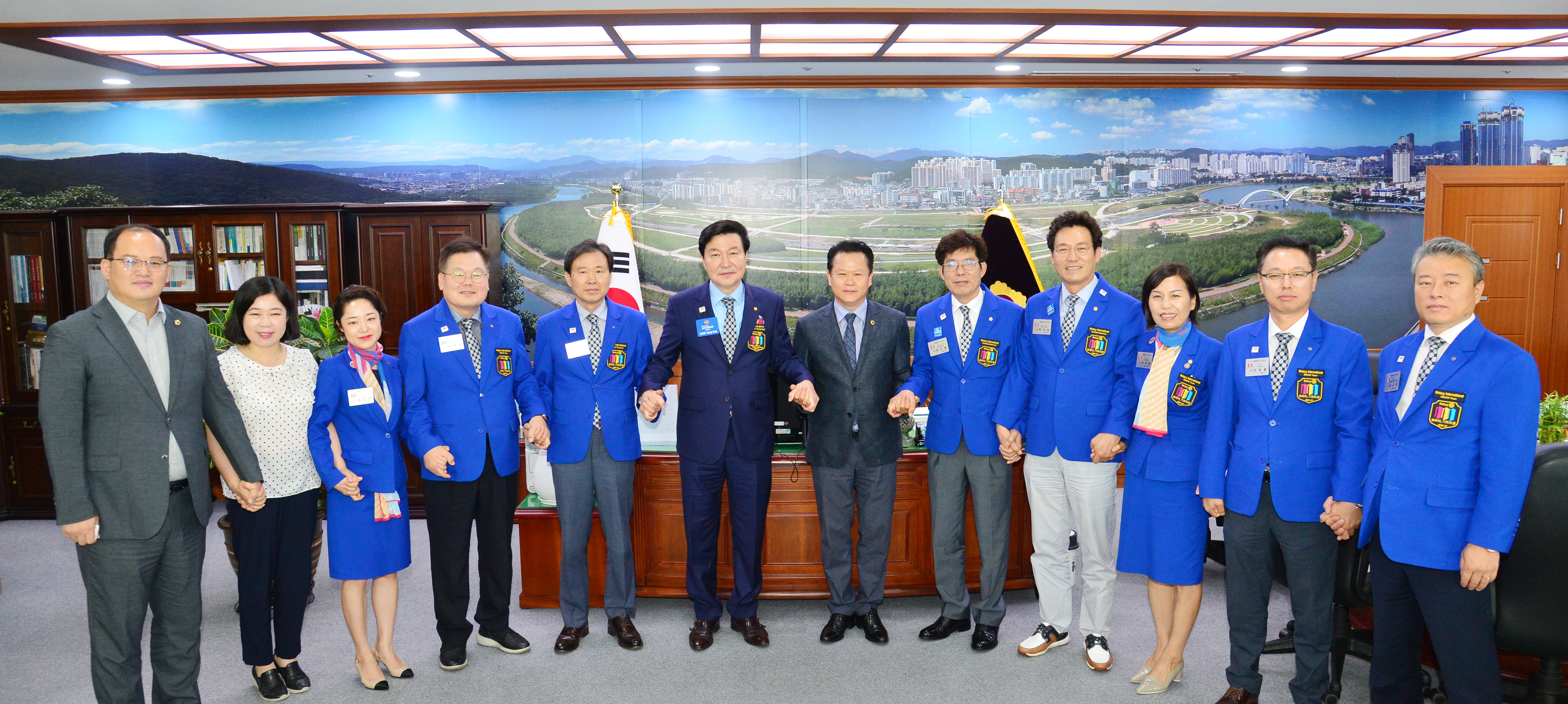 국제로타리 3721지구 신임 총재단 의장실 내방1