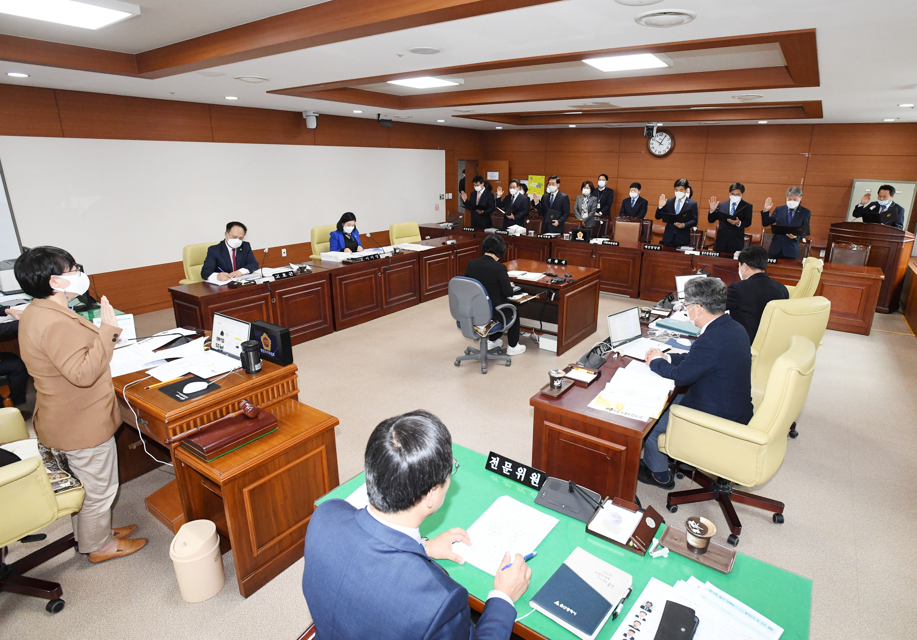 행정자치위원회 제218회 정례회 기간중 기획조정실 소관 2020년도 행정사무감사2