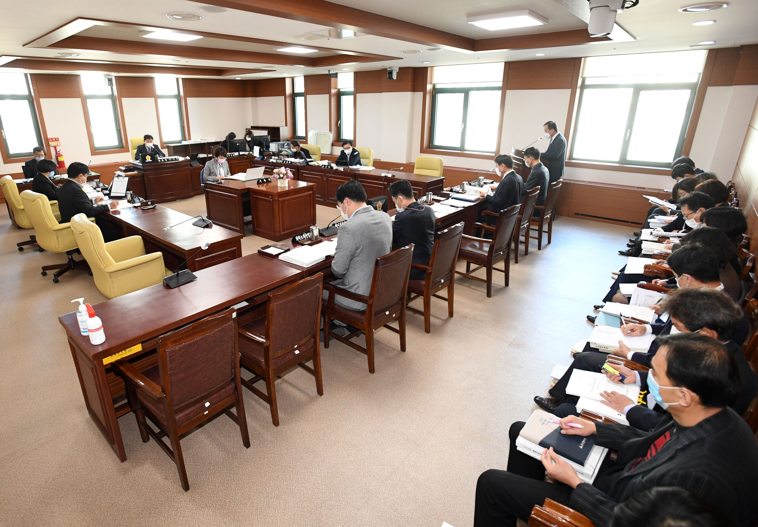 산업건설위원회는 제218회 정례회 기간중 혁신산업국 소관 2020년도 행정사무감사 실시1