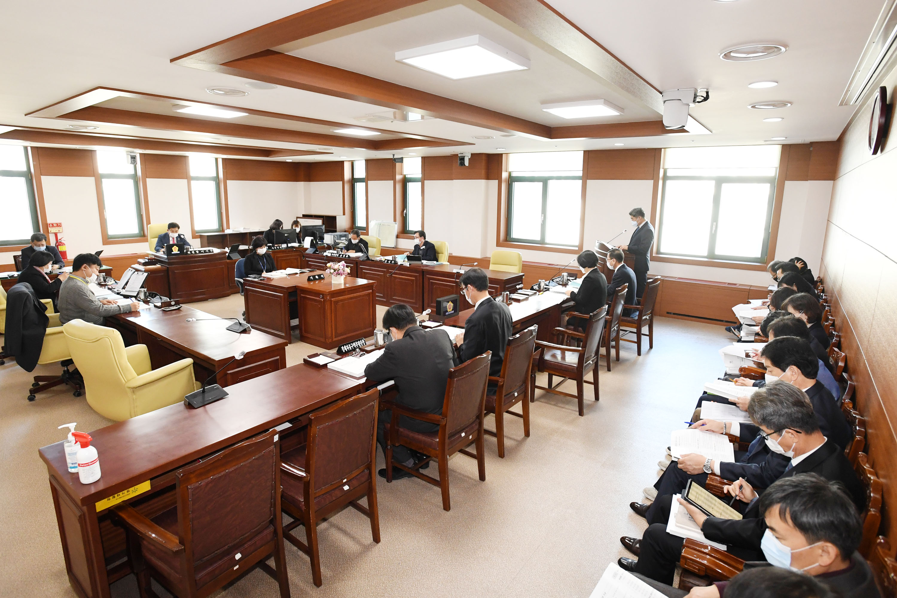  산업건설위원회 제218회 임시회 기간중 미래성장기반국 소관 2020년도 행정사무감1