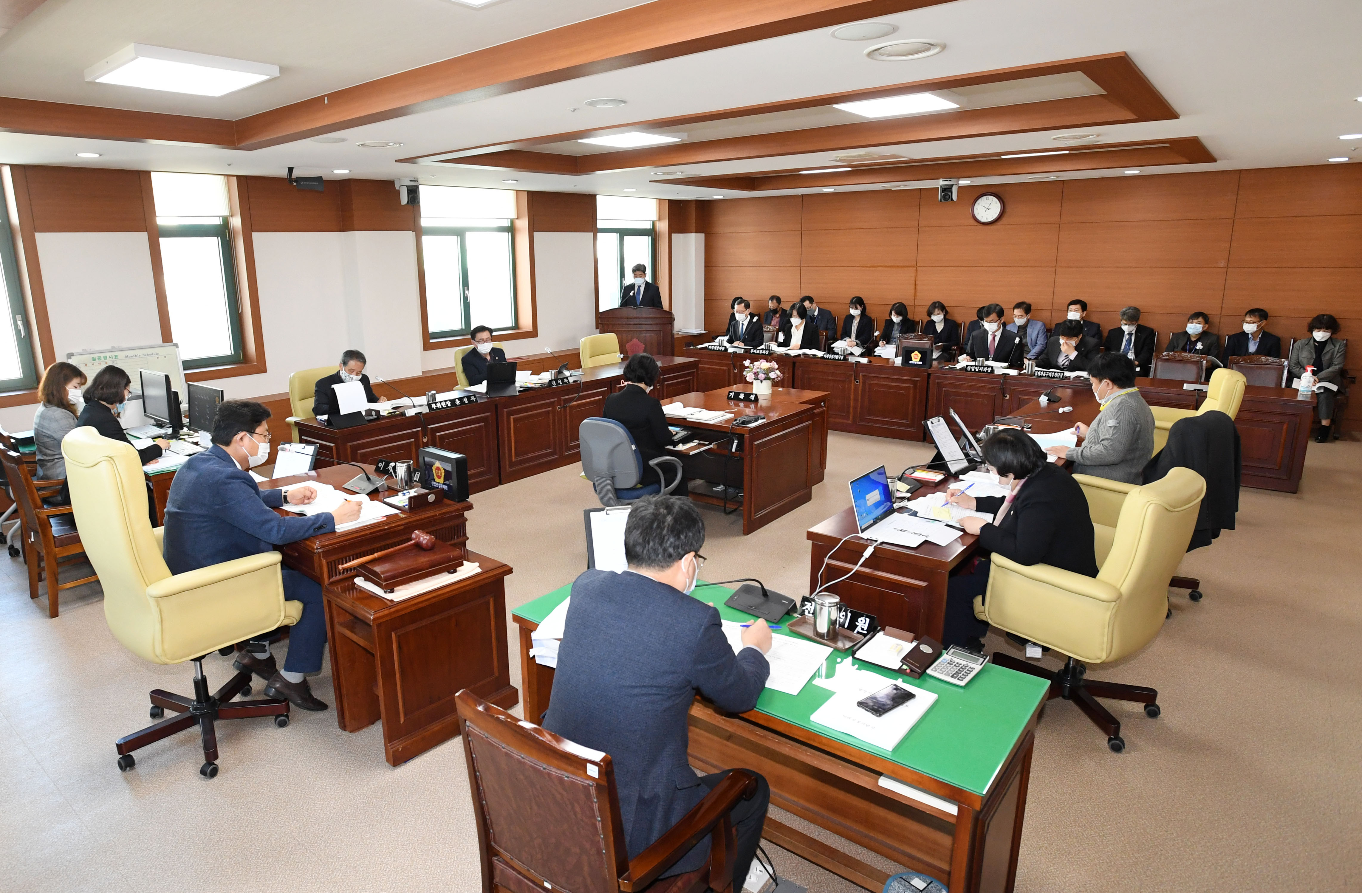  산업건설위원회 제218회 임시회 기간중 미래성장기반국 소관 2020년도 행정사무감2