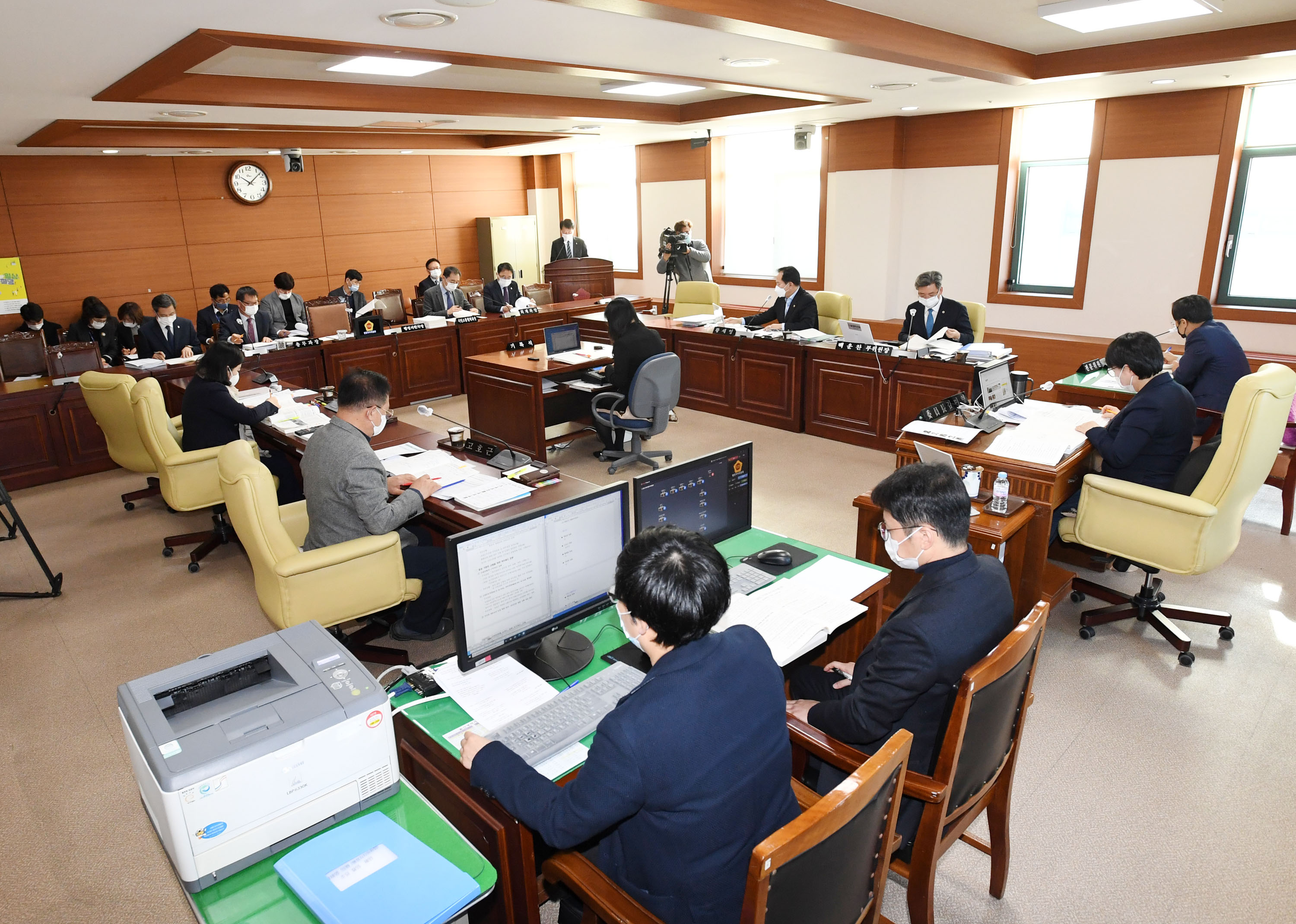  시의회 행정자치위원회 제218회 임시회 기간중  소관 2020년도 행정사무감2