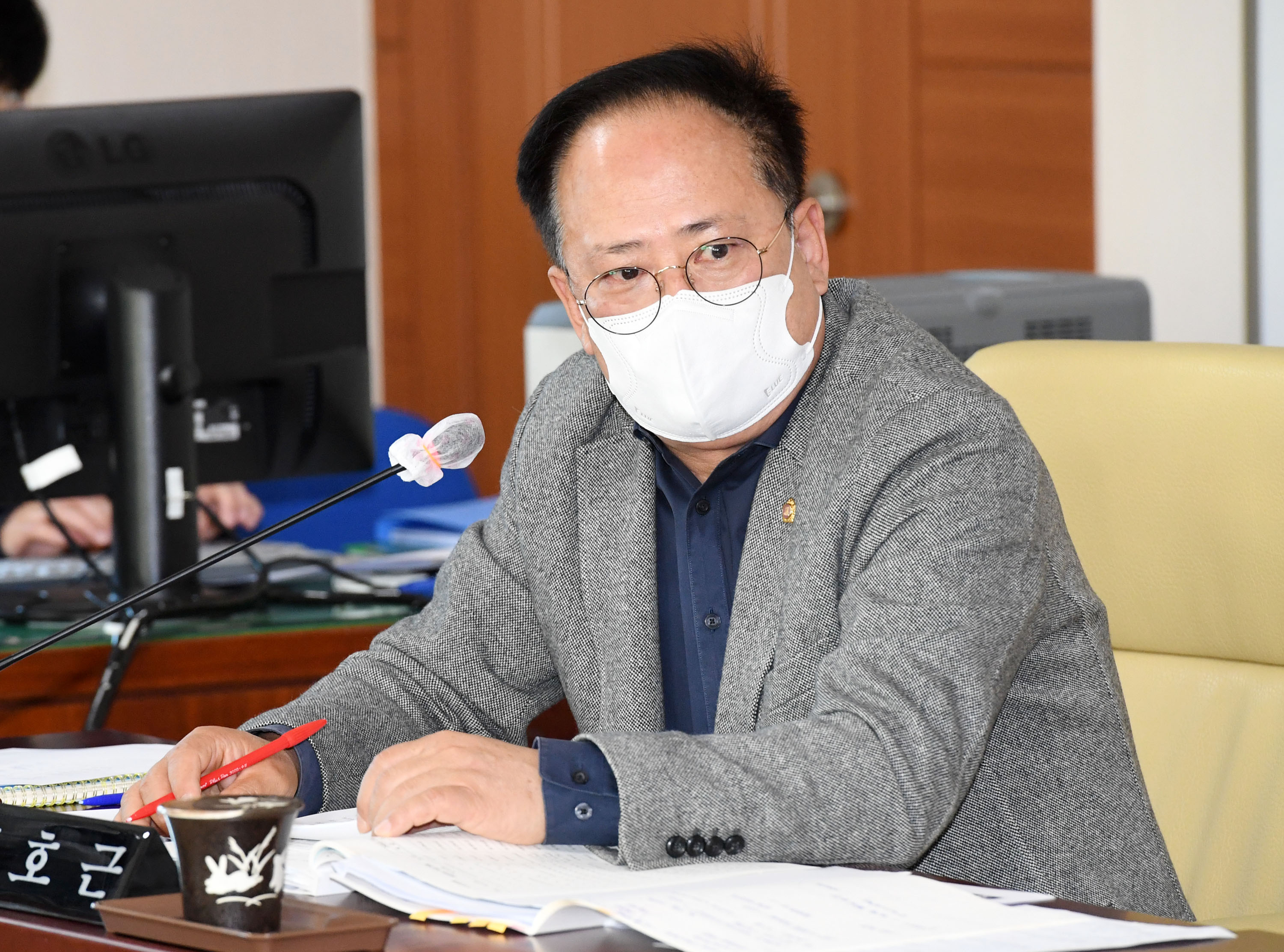  시의회 행정자치위원회 제218회 임시회 기간중  소관 2020년도 행정사무감6