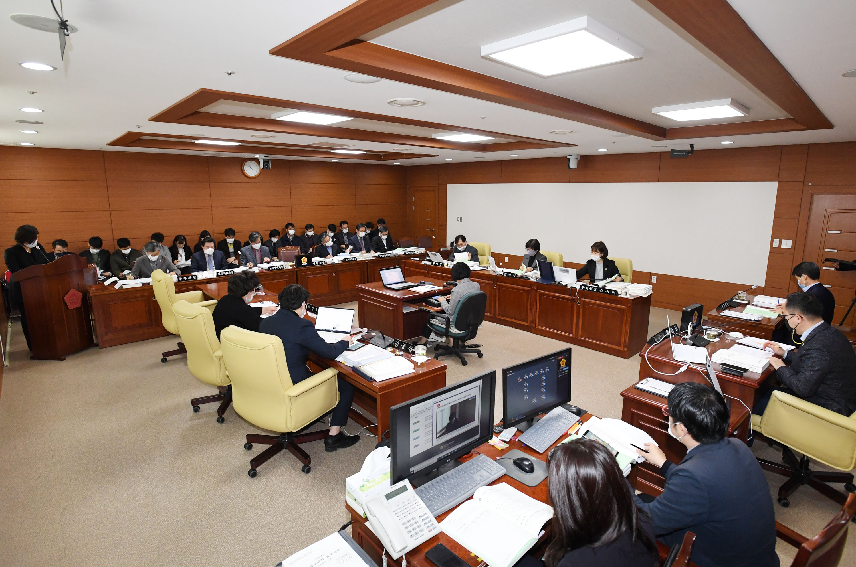 교육위원회 제218회 정례회 기간중 교육청 행정국 소관 2020년도 행정사무감사3