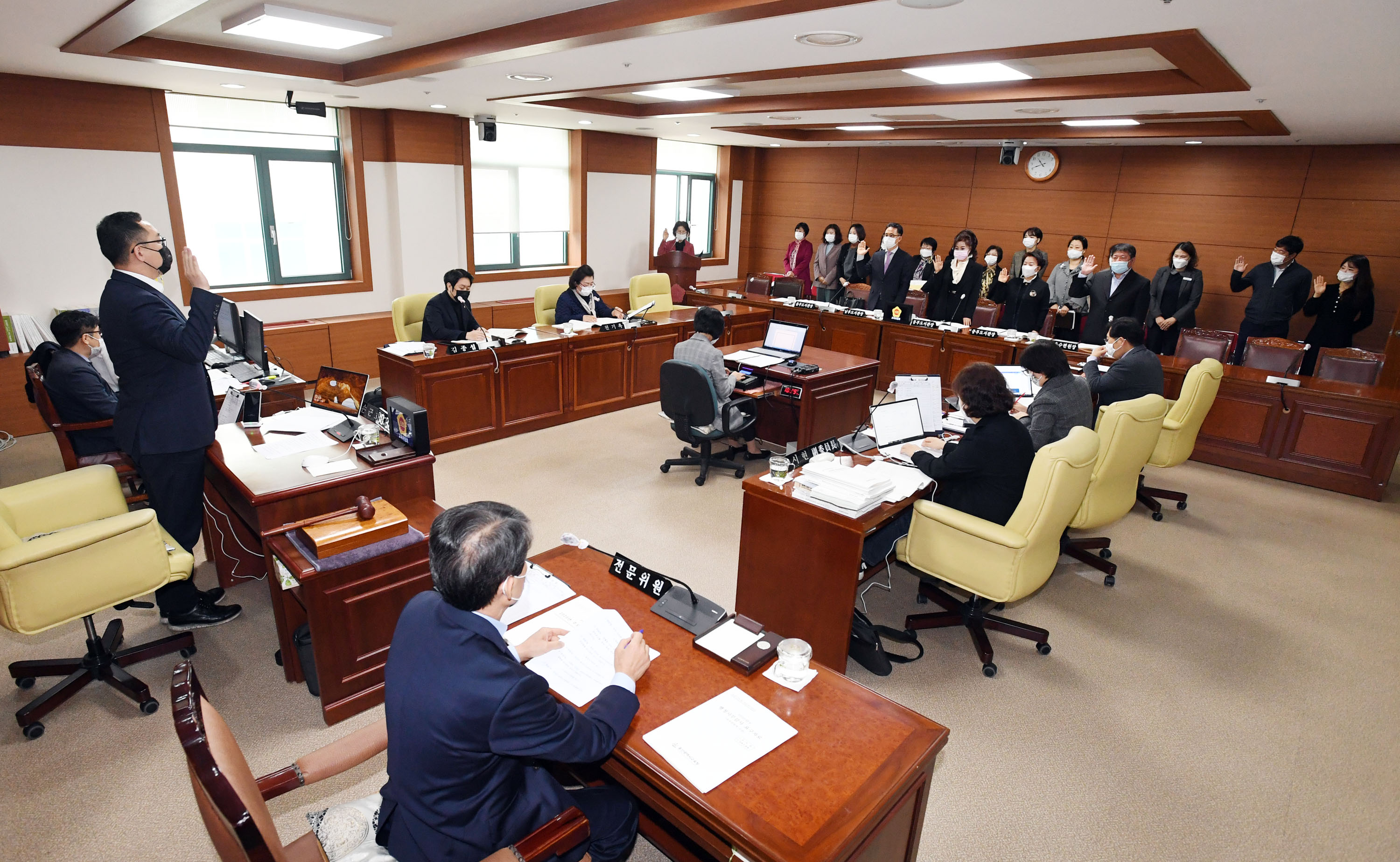 교육위원회 제218회 정례회 기간 중  울주,남부,동부,중부도서관, 교육수련원 소관 2020년도 행정사무감사1