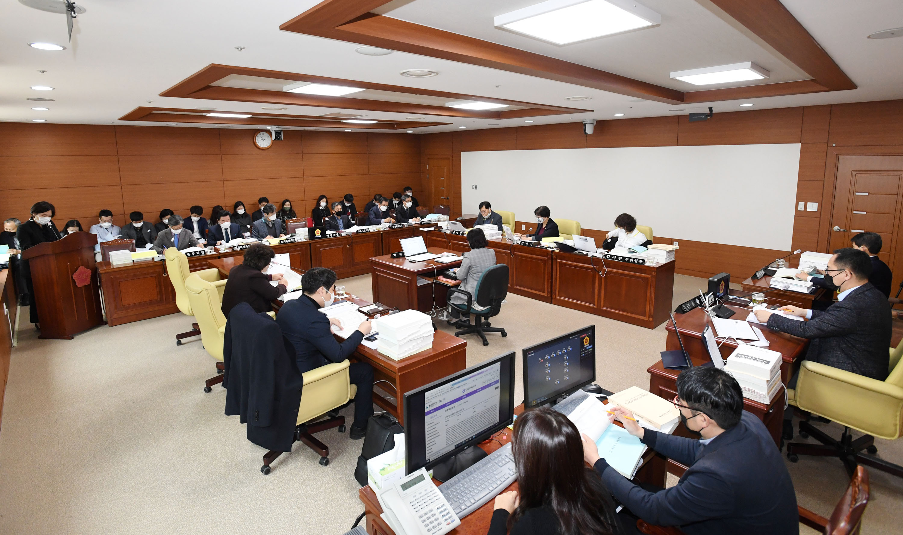 시의회 교육위원회 교육청 행정국 소관 예산안 예비심사2