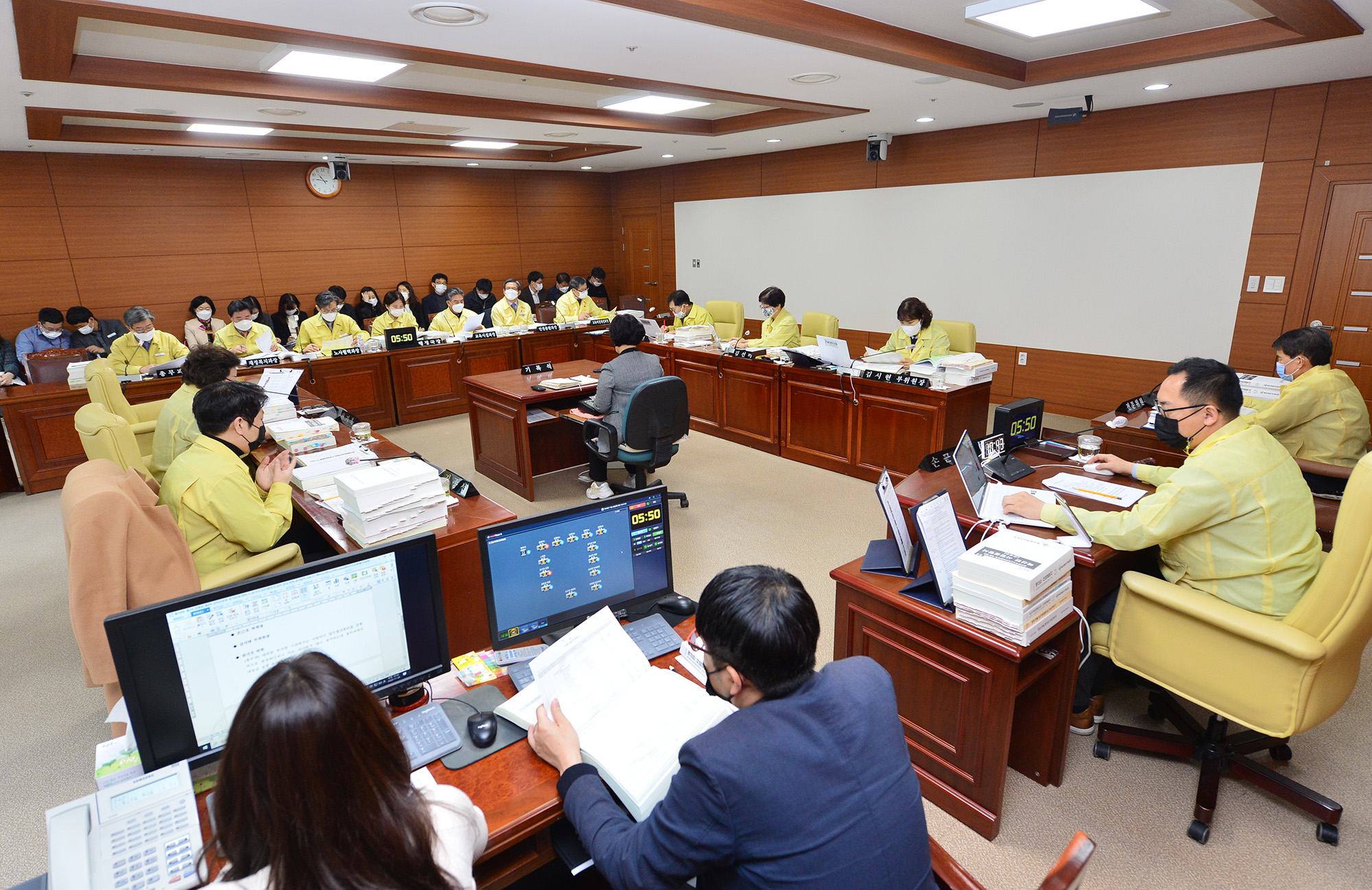 교육위원회 행정국,공보담당관, 교육협력담당관, 정책관, 감사관 소관 예산안 심사 1