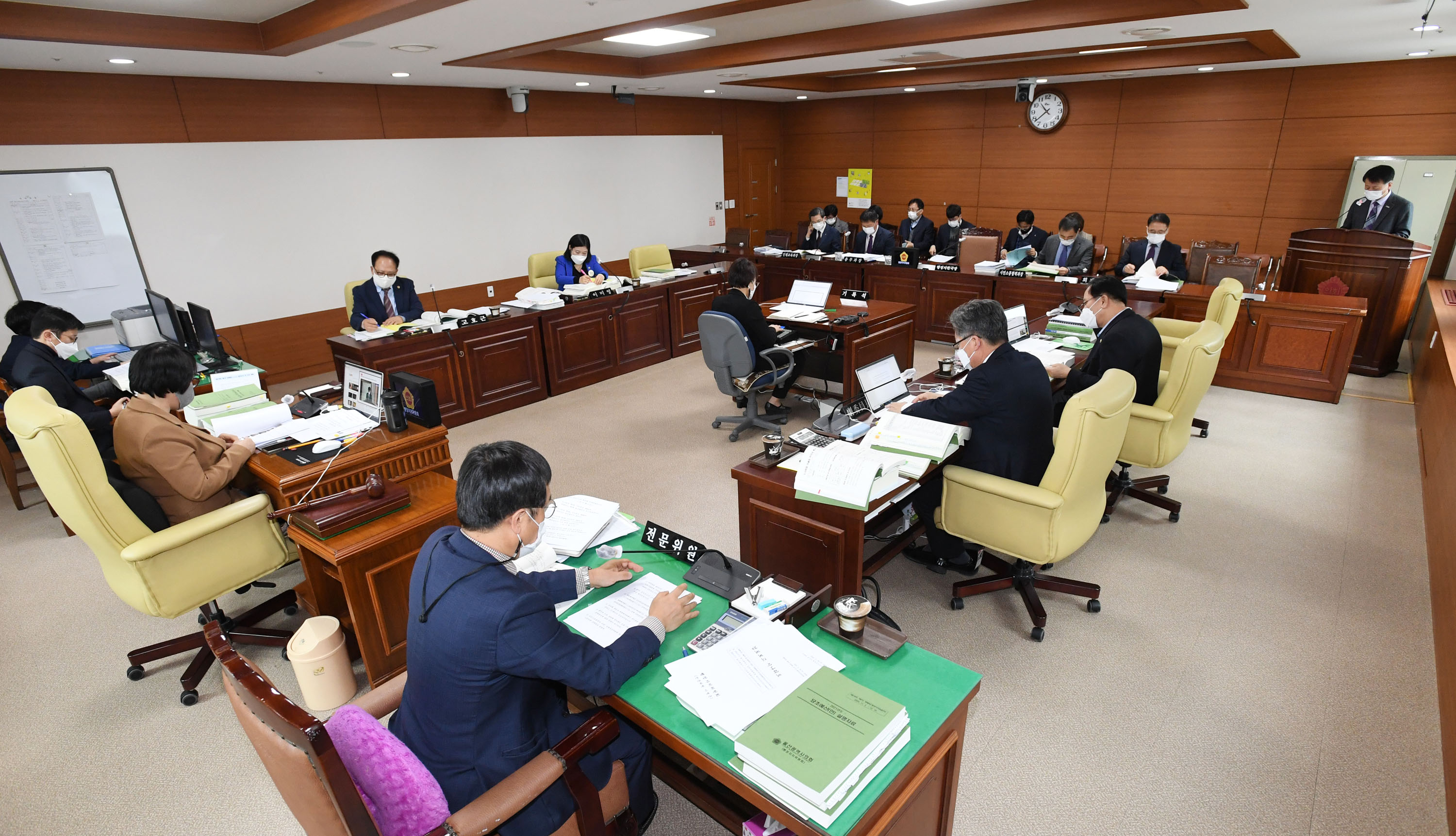 시의회 행정자치위원회 행정지원국 소관 예산안 심사2