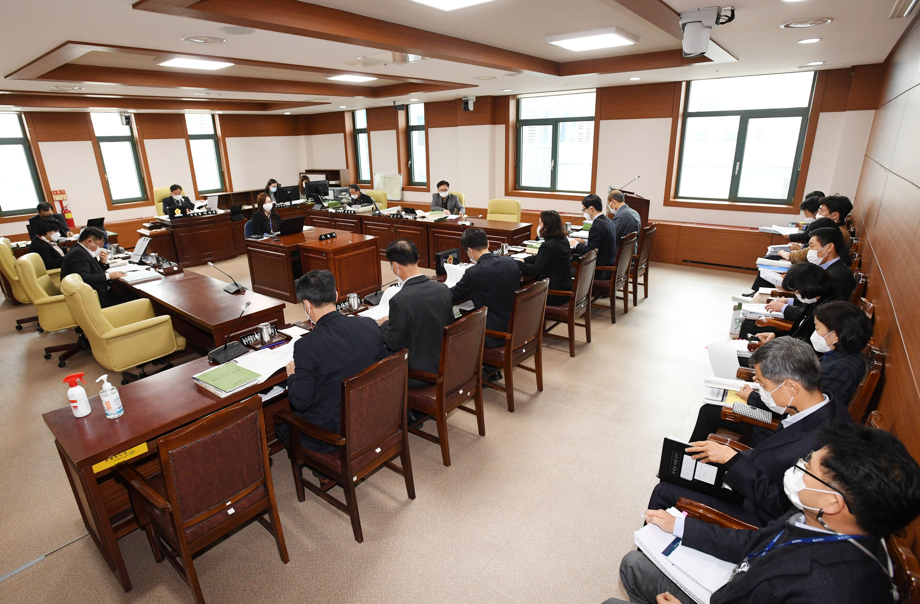 시의회 산업건설위원회 일자리경제국 소관 예산안 심사3