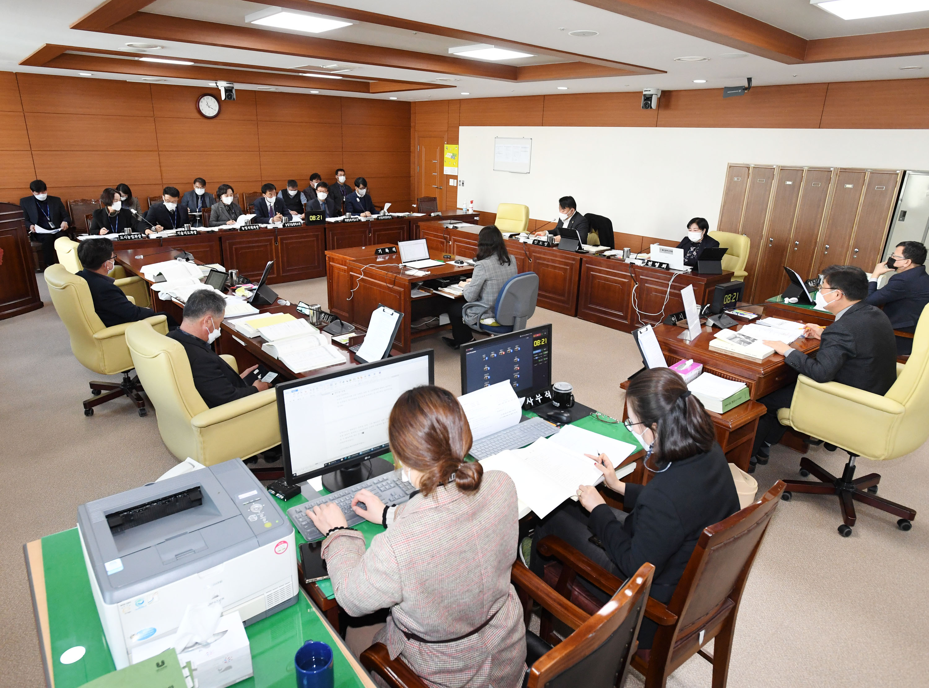 시의회 산업건설위원회 제218회 정례회 기간중 농업기술센터, 차량등록사업소, 농수산물도매시장관리사업소 소관 2