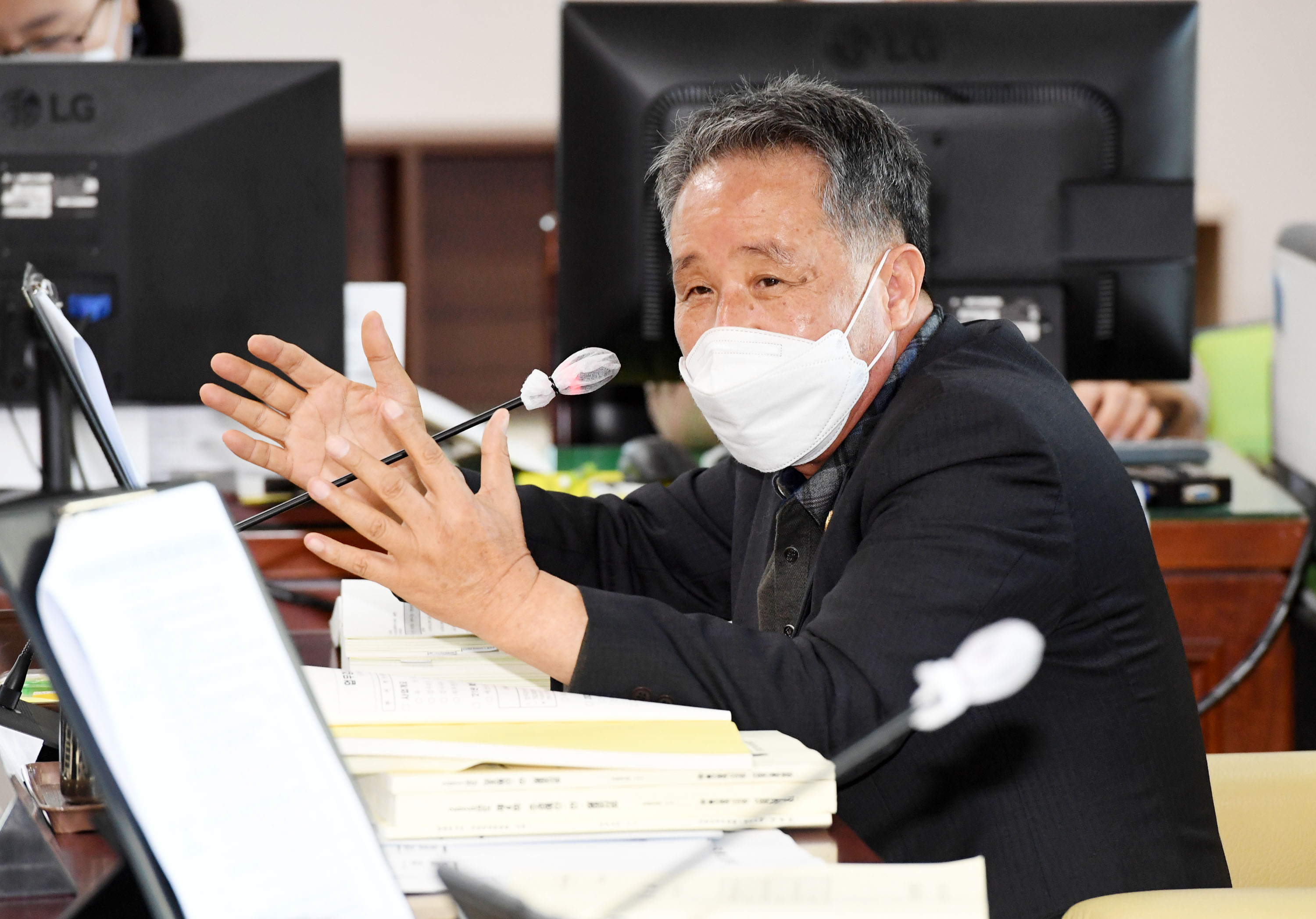 시의회 산업건설위원회 제218회 정례회 기간중 농업기술센터, 차량등록사업소, 농수산물도매시장관리사업소 소관 4