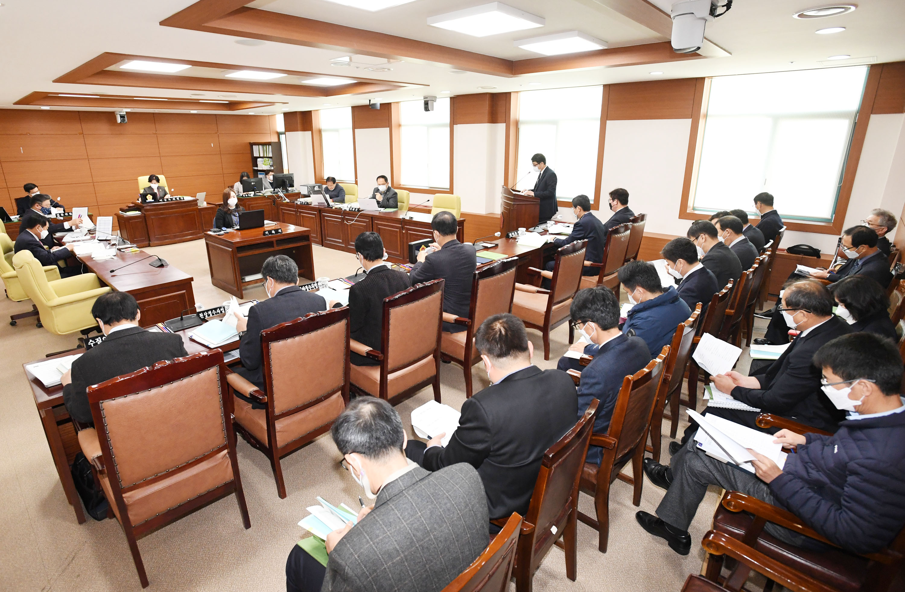 시의회 환경복지위원회 제218회 정례회 기간중 상수도사업본부 소관 예산안 심사1