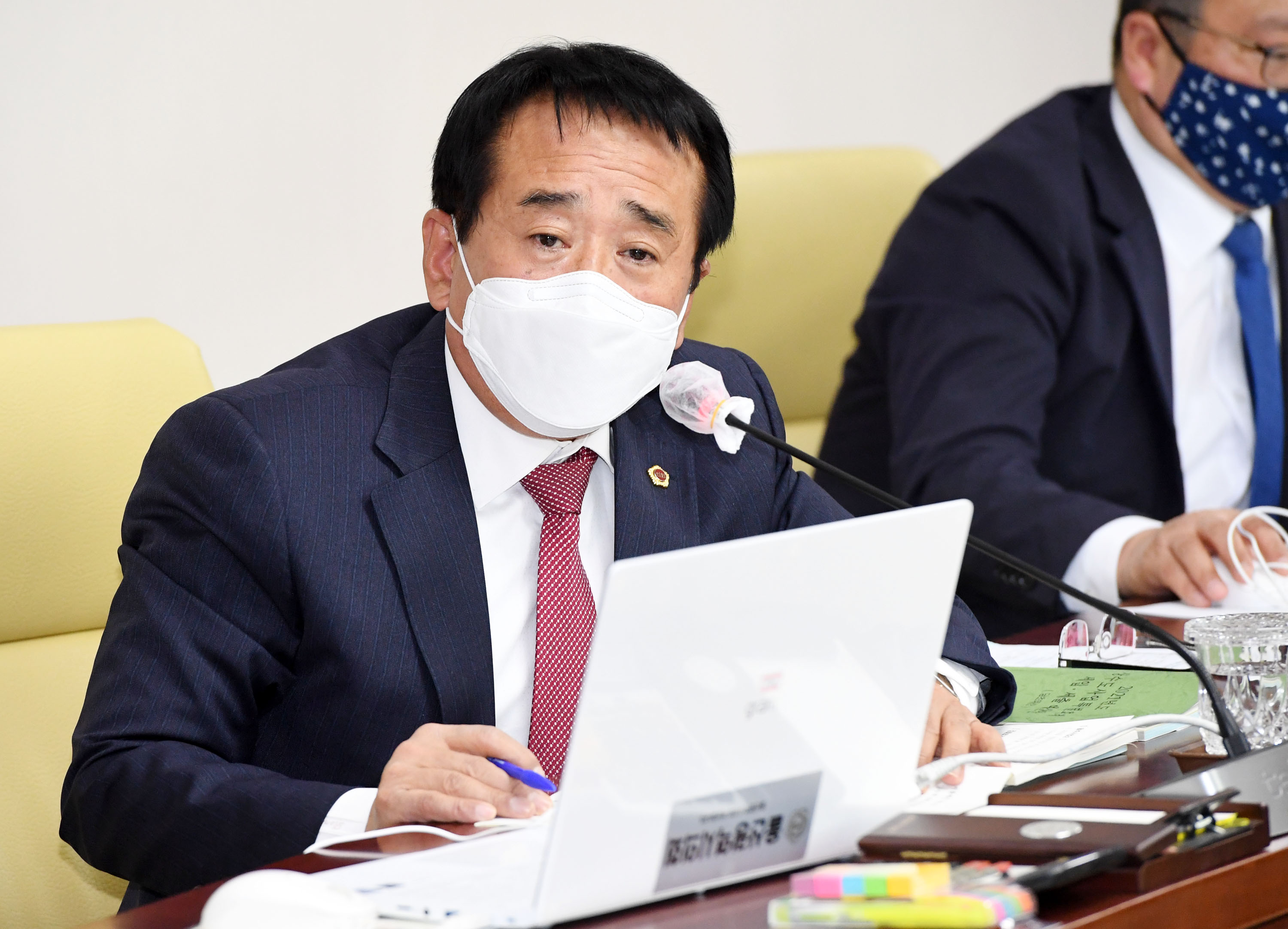 시의회 환경복지위원회 제218회 정례회 기간중 상수도사업본부 소관 예산안 심사6