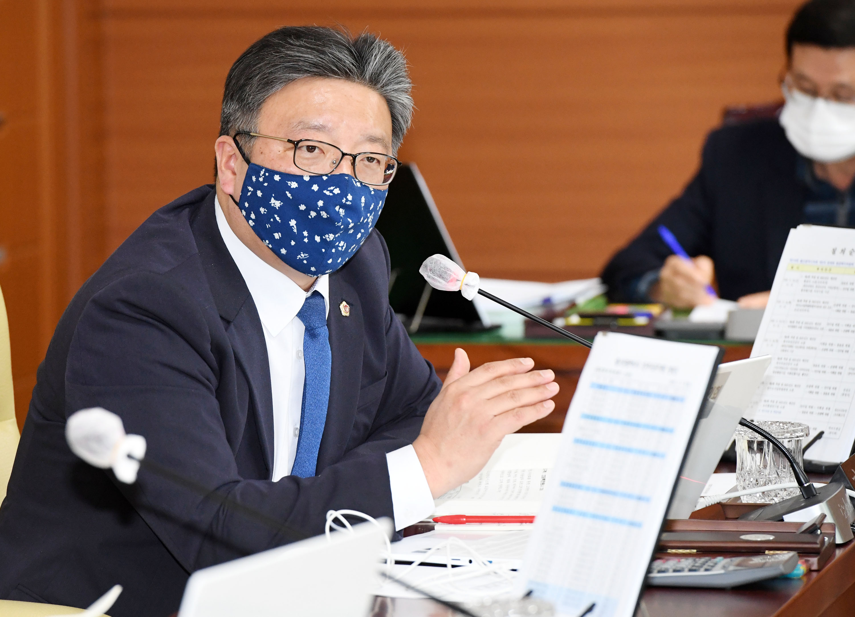 시의회 환경복지위원회 제218회 정례회 기간중 상수도사업본부 소관 예산안 심사8