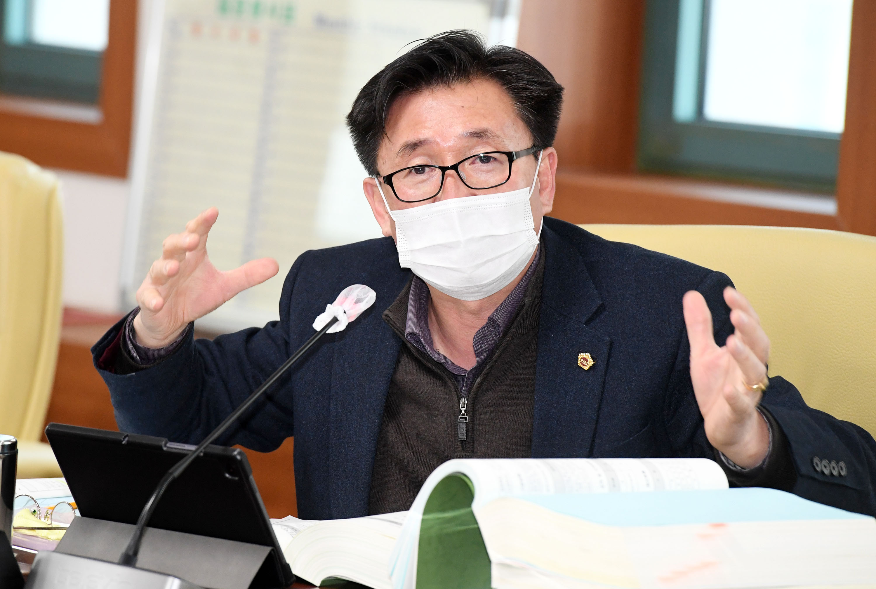 시의회 산업건설위원회 제218회 정례회 기간중 종합건설본부 소관 예산안 심사8