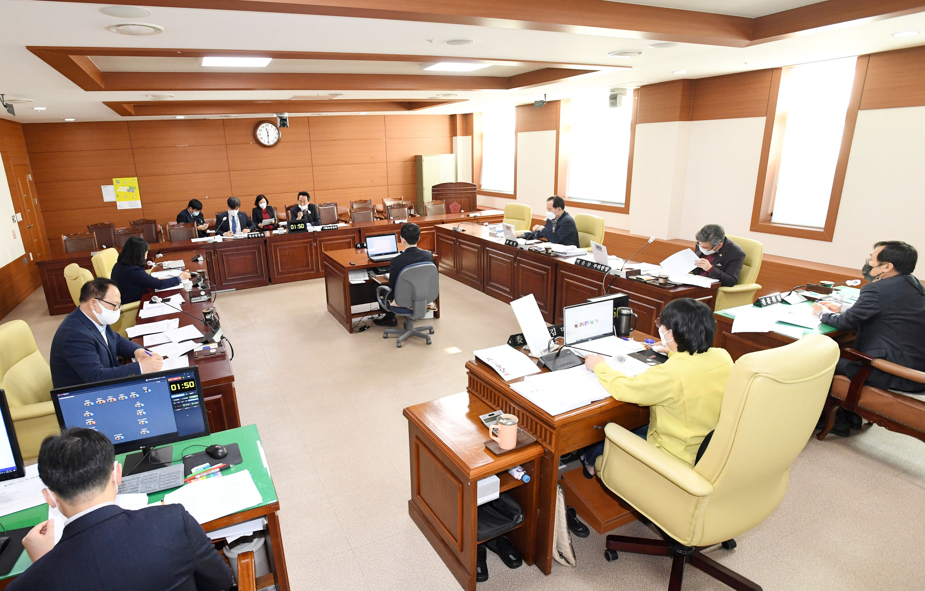 행정자치위원회 제218회 정례회 기간중 각종 안건 심사1