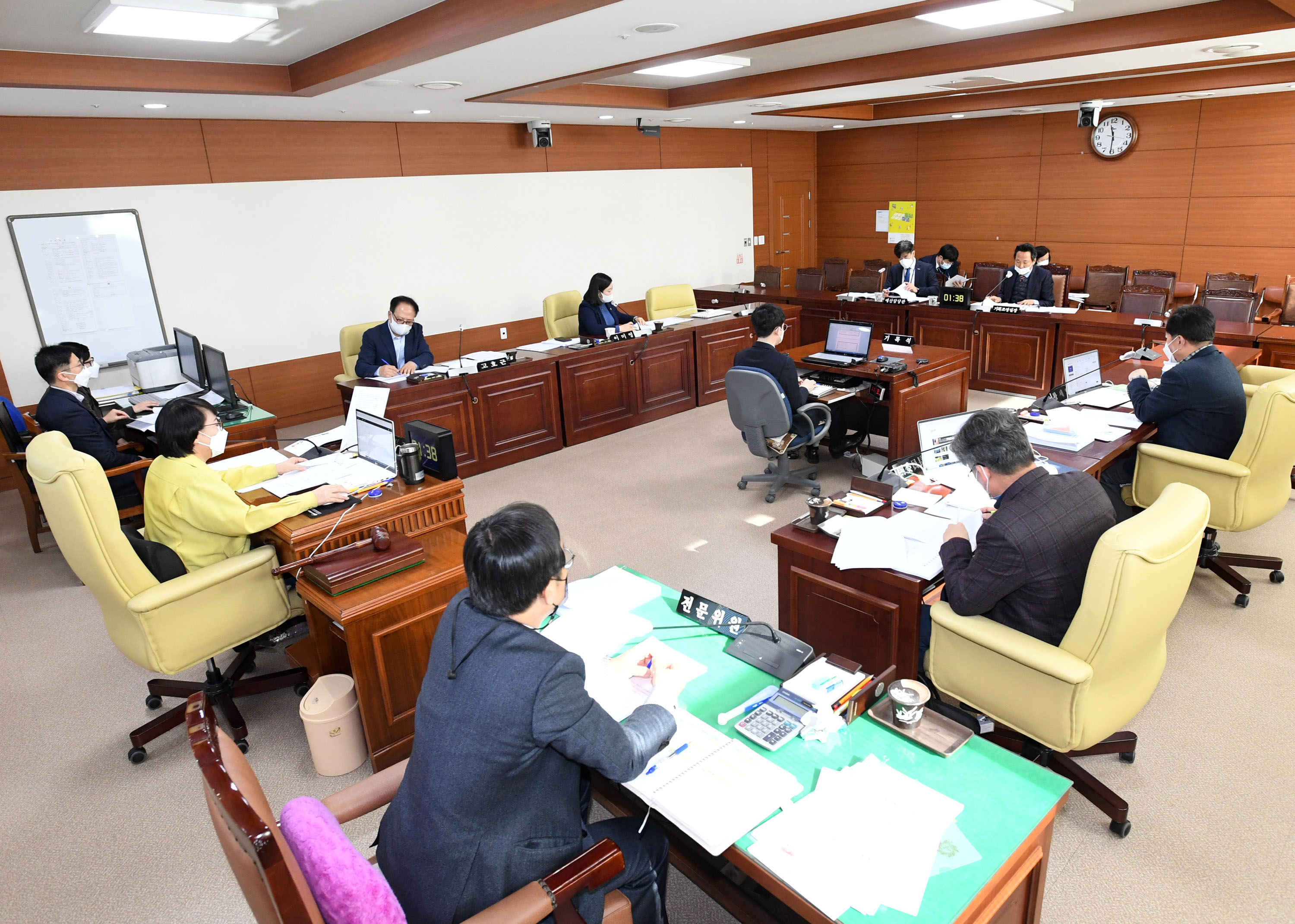 행정자치위원회 제218회 정례회 기간중 각종 안건 심사2