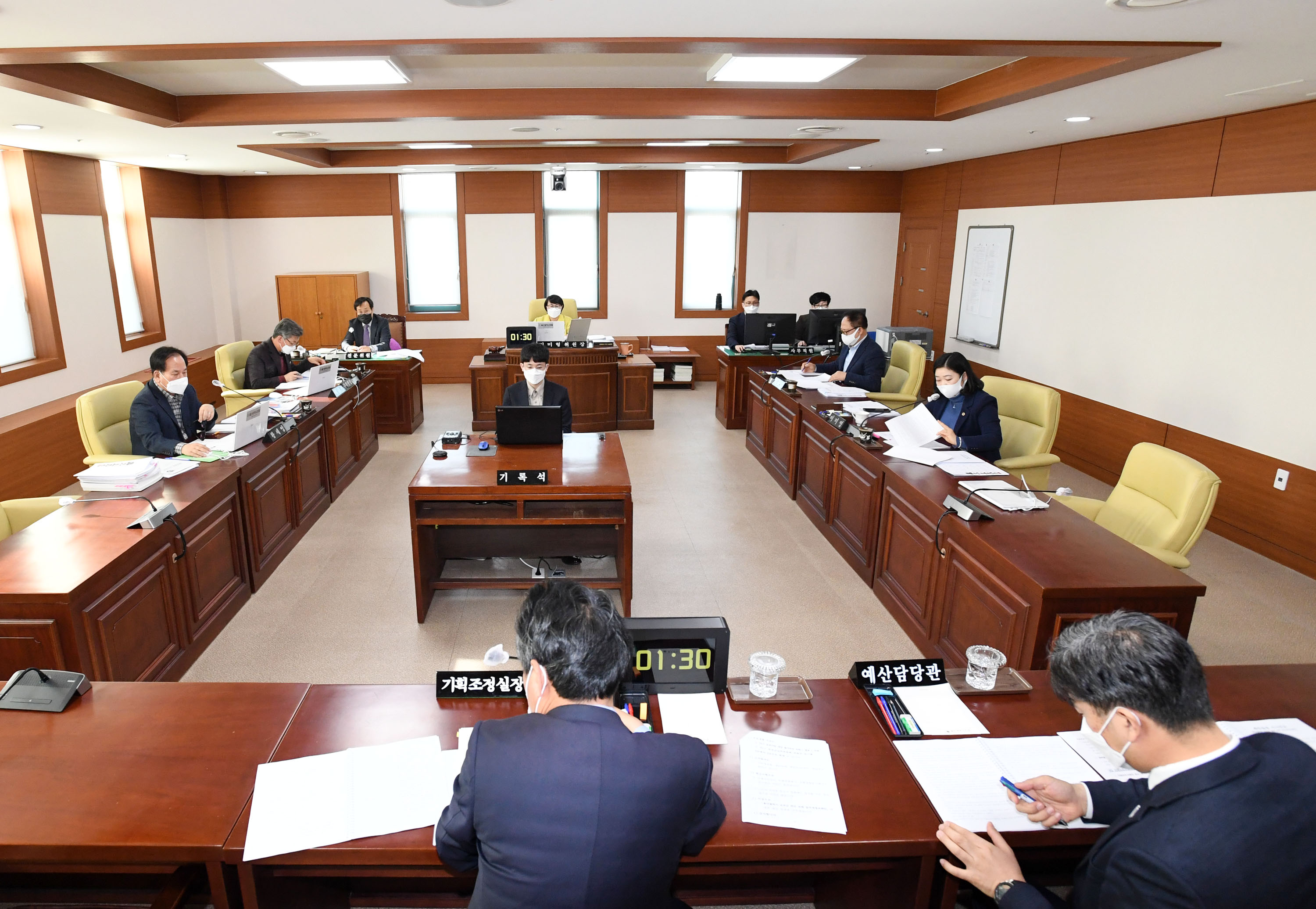 행정자치위원회 제218회 정례회 기간중 각종 안건 심사3