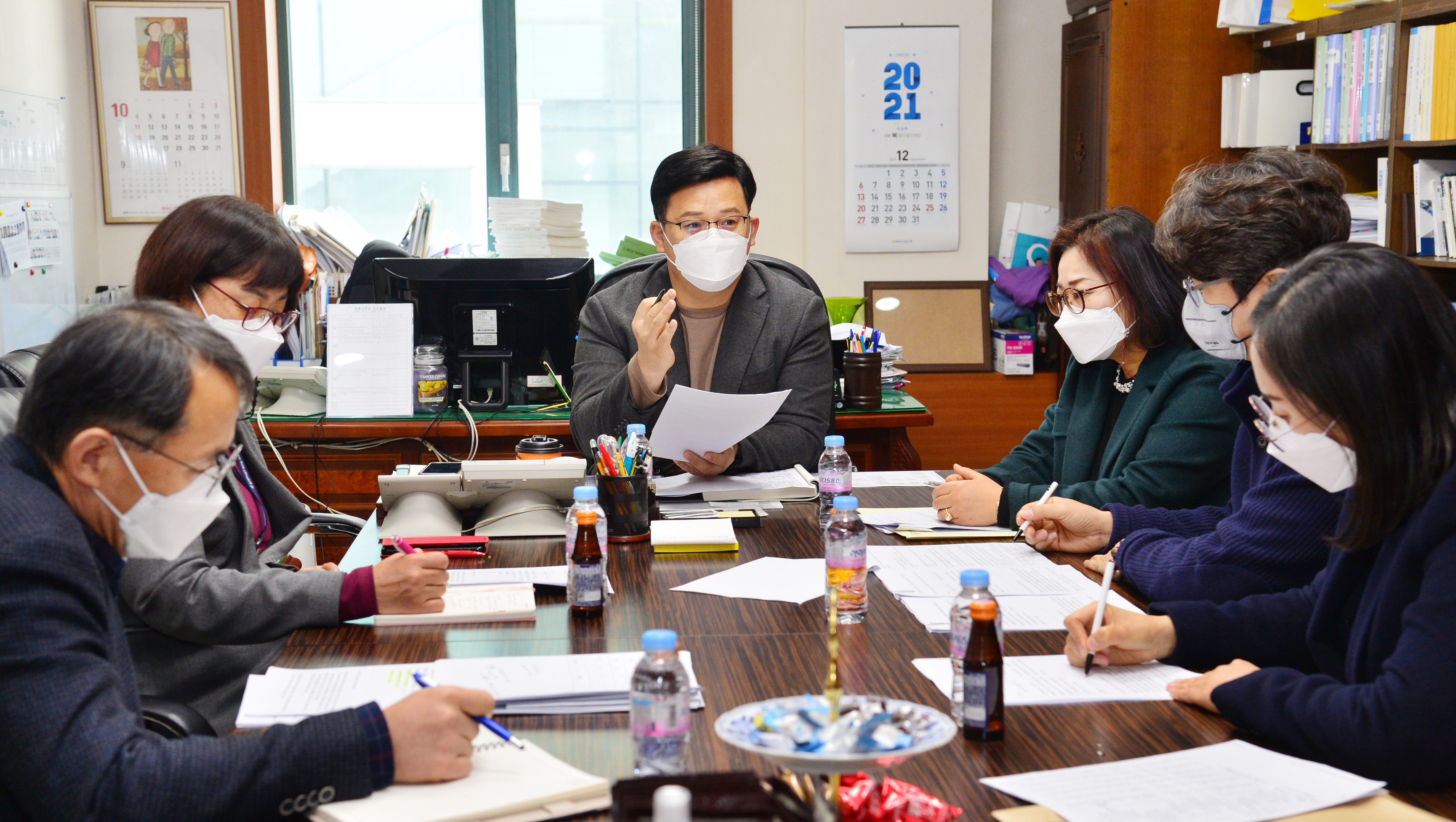 서휘웅 운영위원장, 코로나19 단계 격상조치에 따른 현안 청취 간담회1