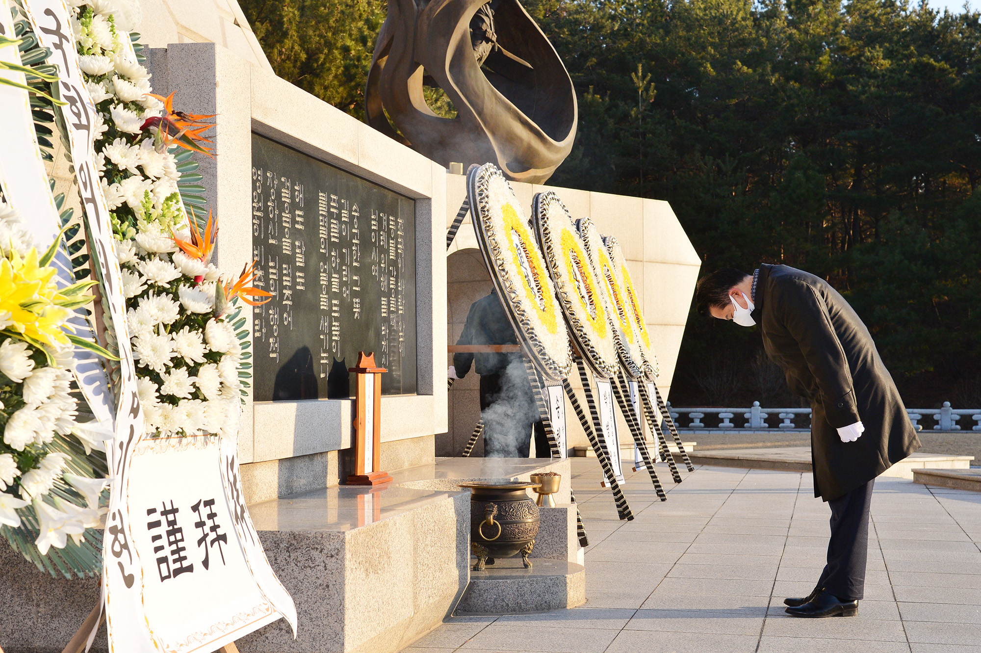 2021 신축년(辛丑年) 새해 현충탑 참배5