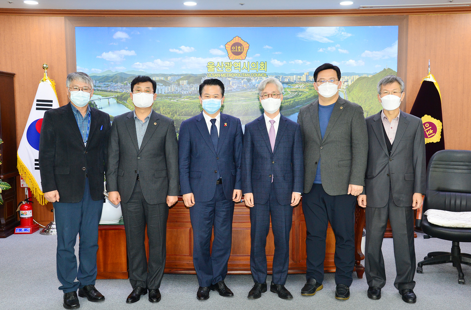 조영신 초대 경제자유구역청장 의장실 내방3