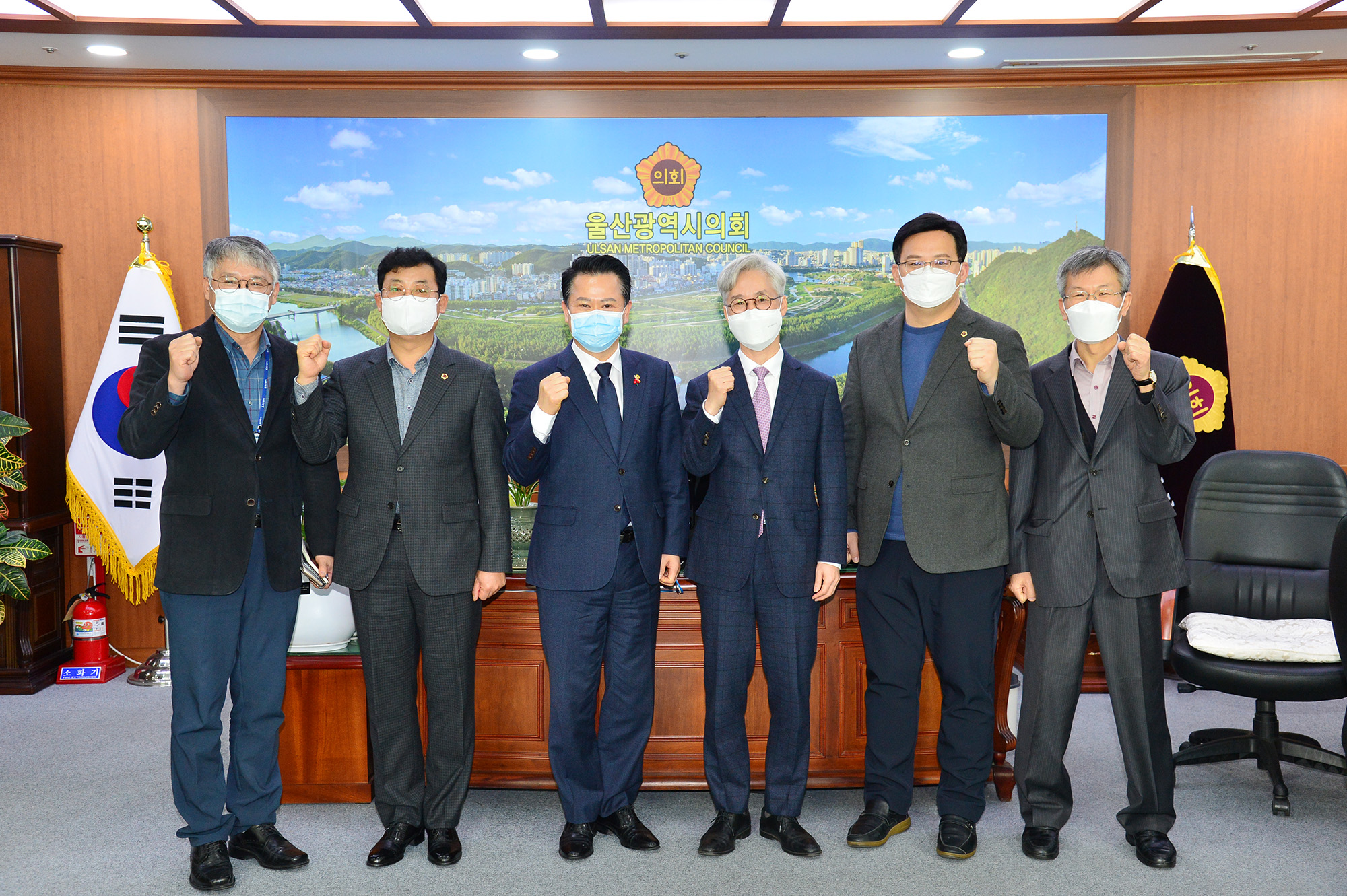 조영신 초대 경제자유구역청장 의장실 내방4