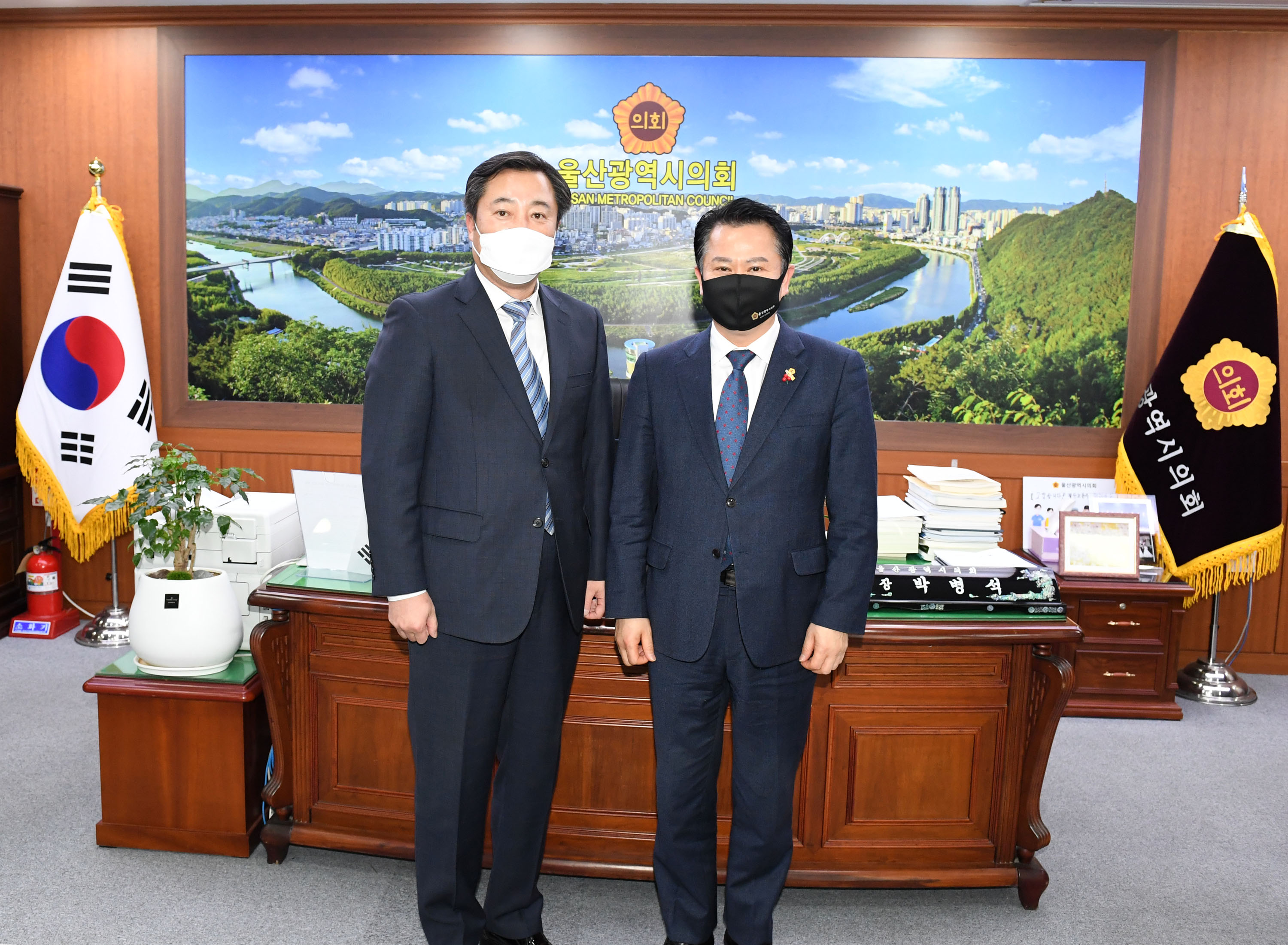 유진규 신임 울산광역시경찰청장 시의회 박병석 의장실 방문 3