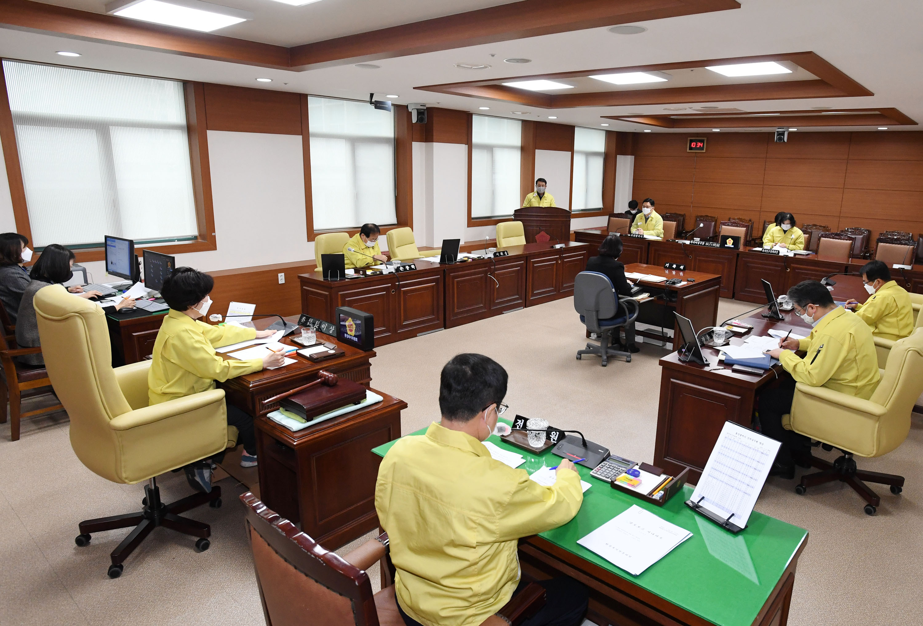 시의회 환경복지위원회 제219회 임시회 기간중 각종 안건 심사2