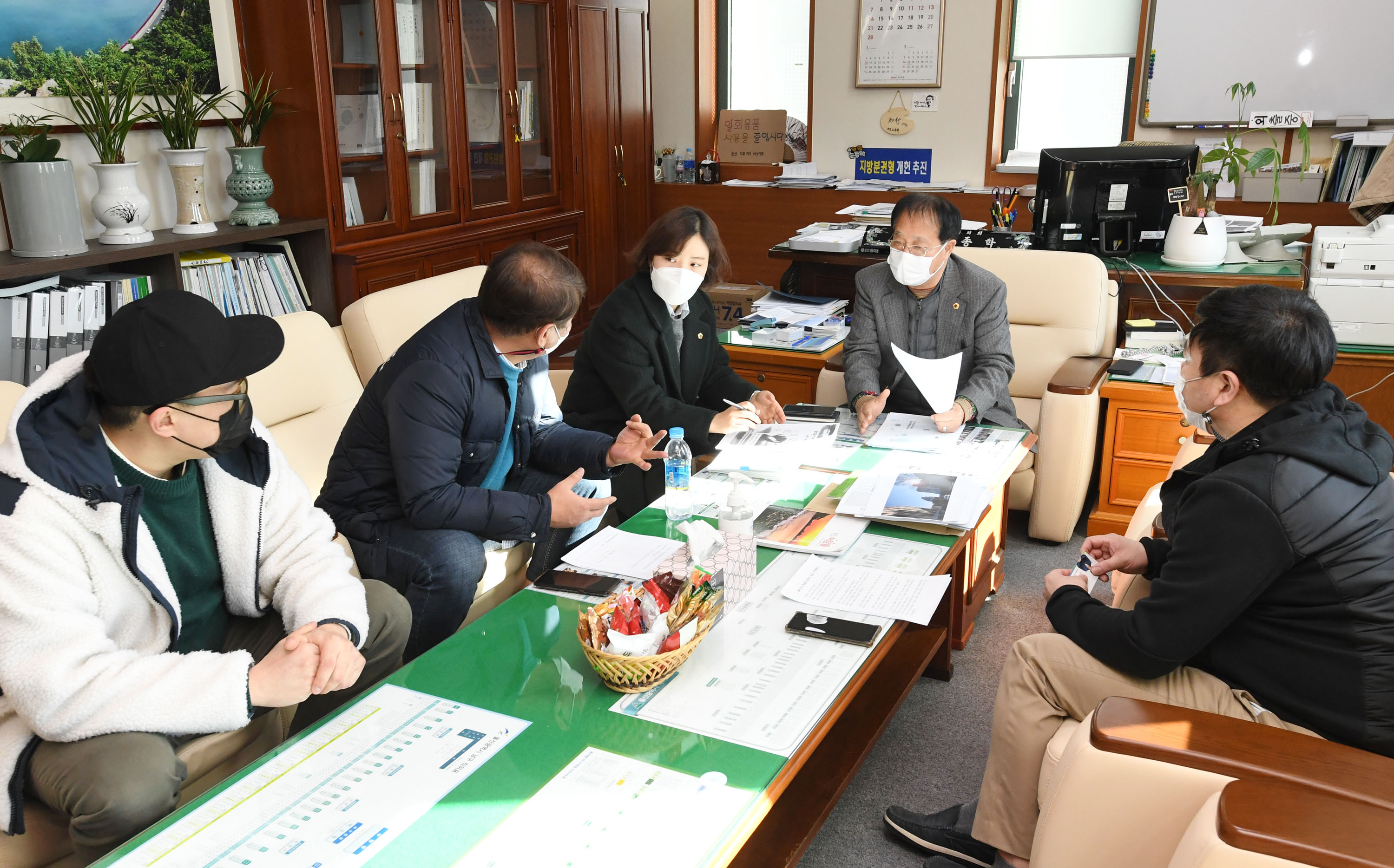 시의회 손종학,김시현 의원 유흥업소 관계자 집합금지 장기화 대책방안 논의3