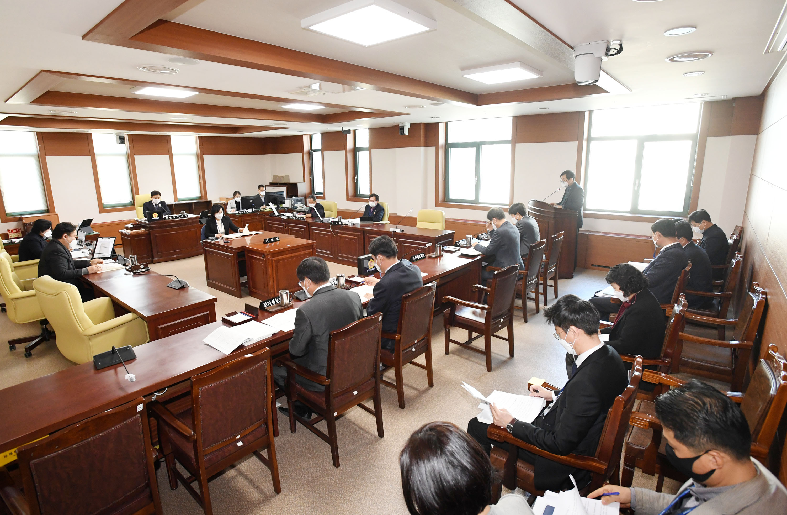  산업건설위원회 2021년도 주요업무보고 청취1