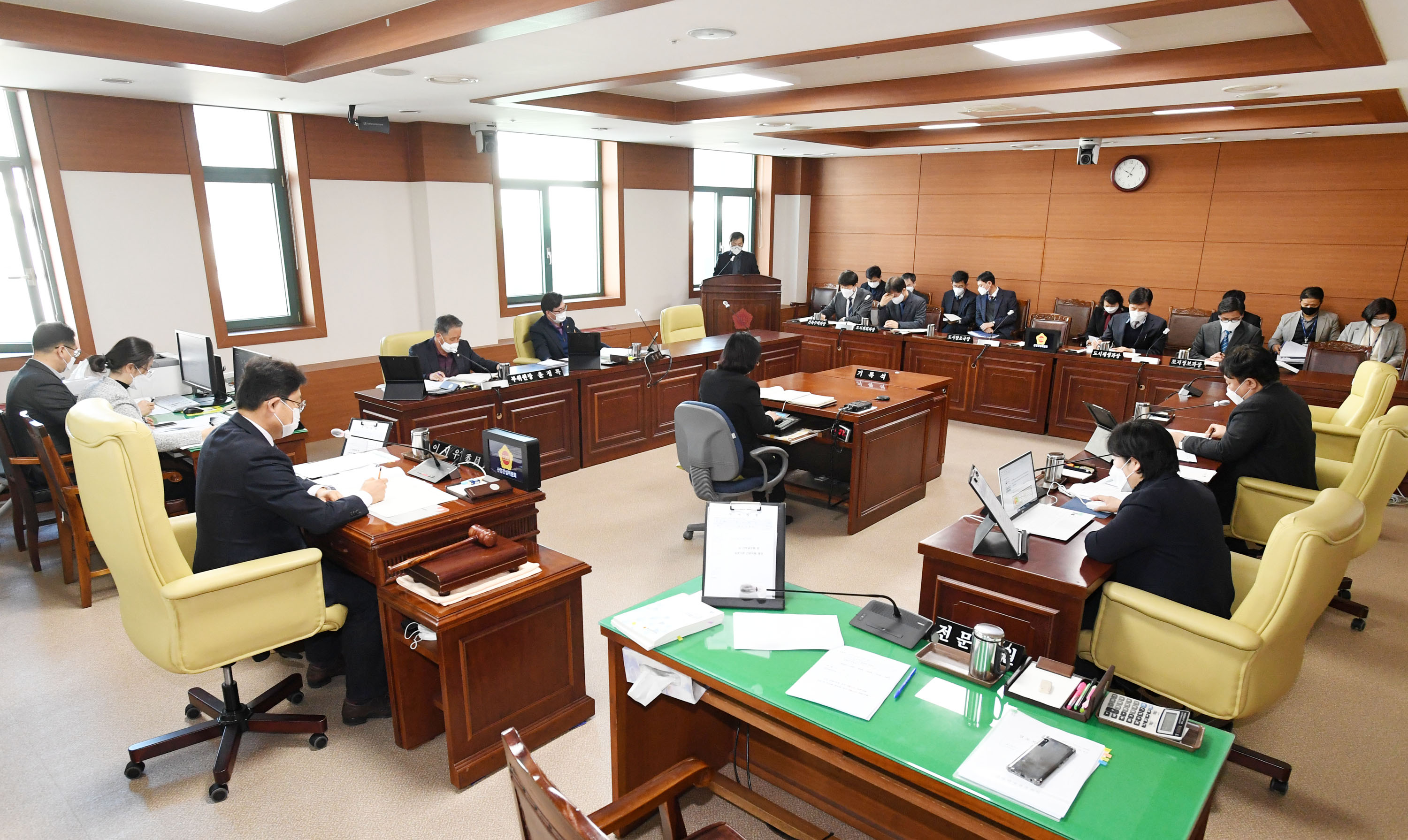  산업건설위원회 2021년도 주요업무보고 청취2