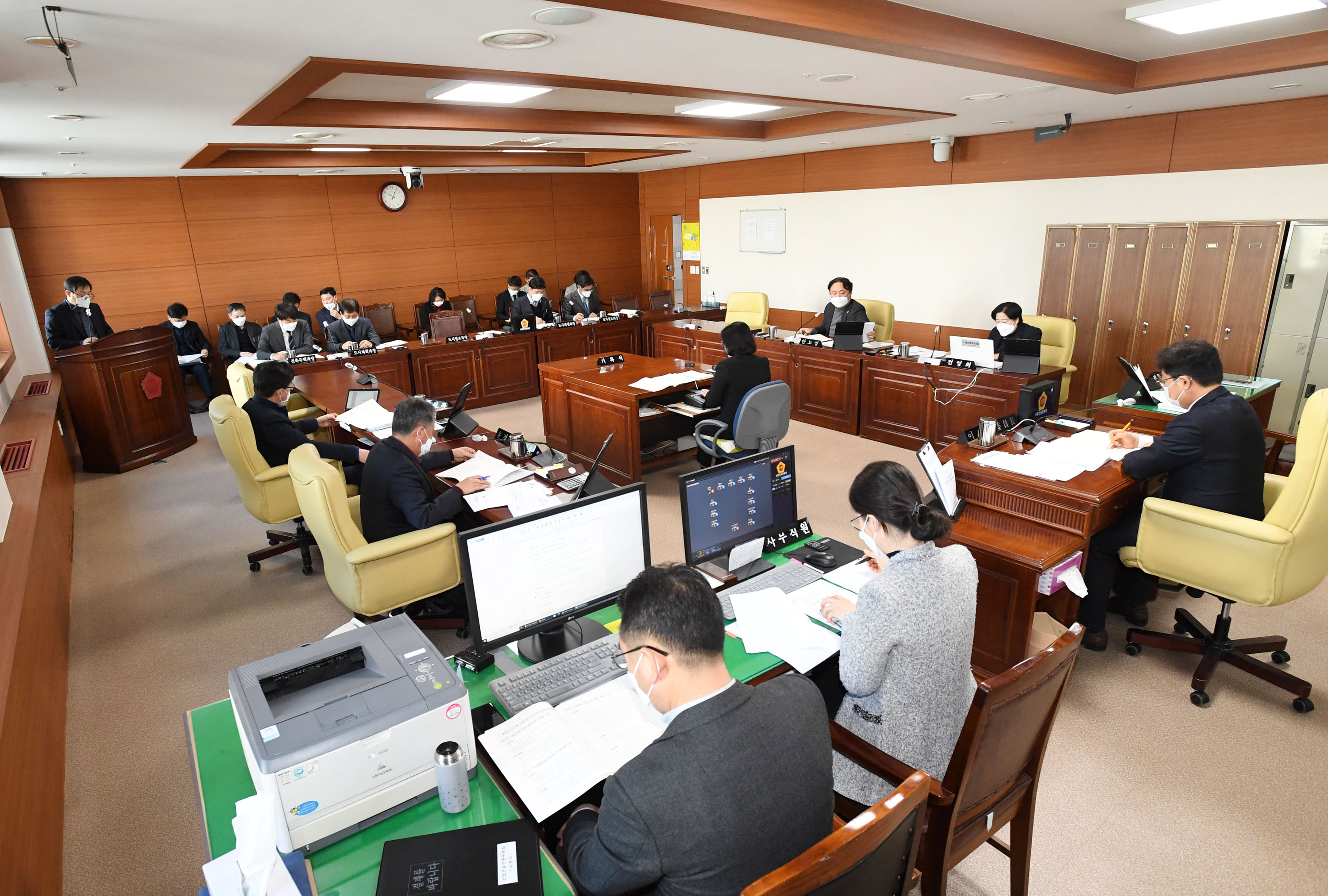  산업건설위원회 2021년도 주요업무보고 청취3