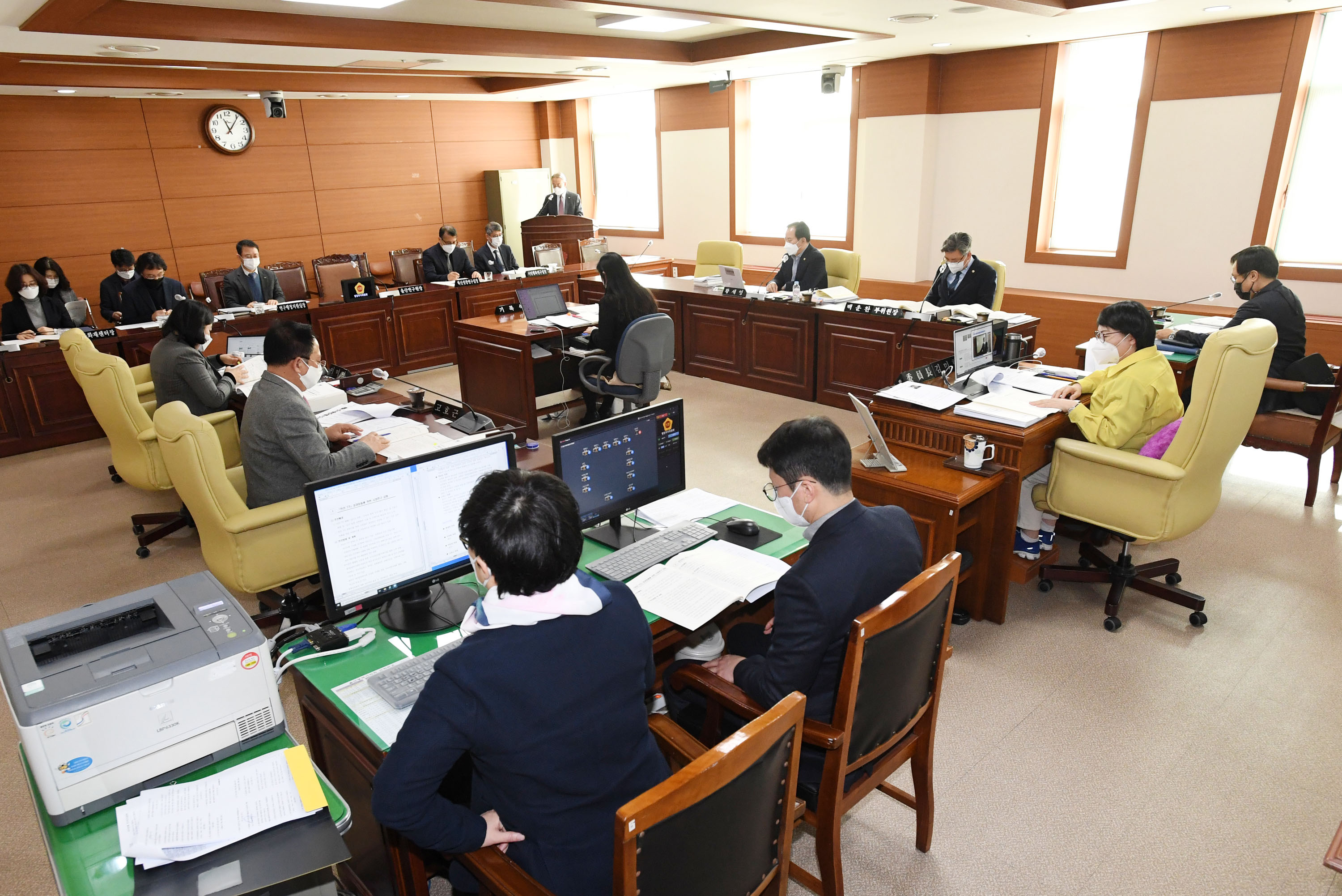 행정자치위원회 2021년도 주요업무보고 청취1