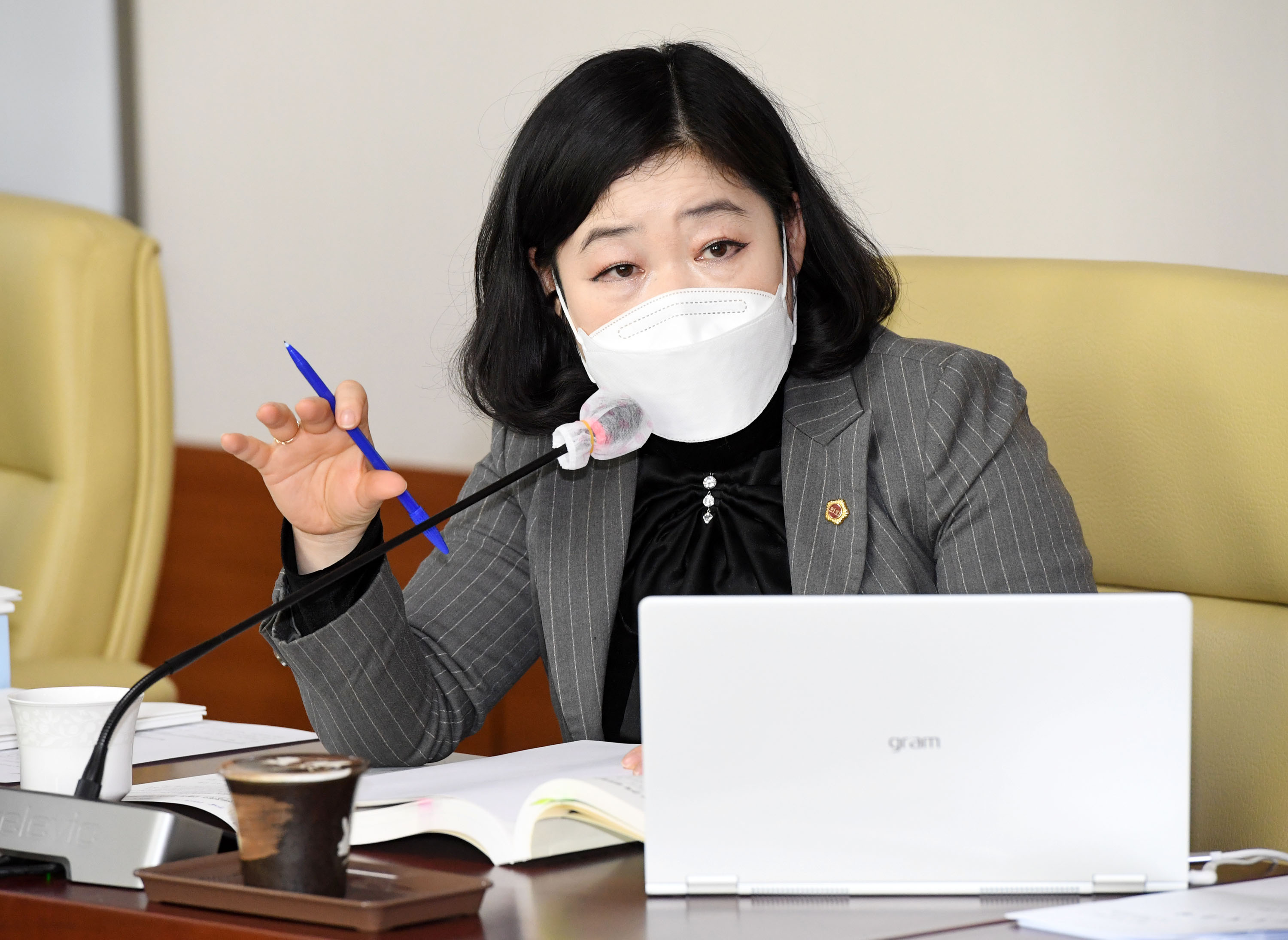 행정자치위원회 2021년도 주요업무보고 청취7