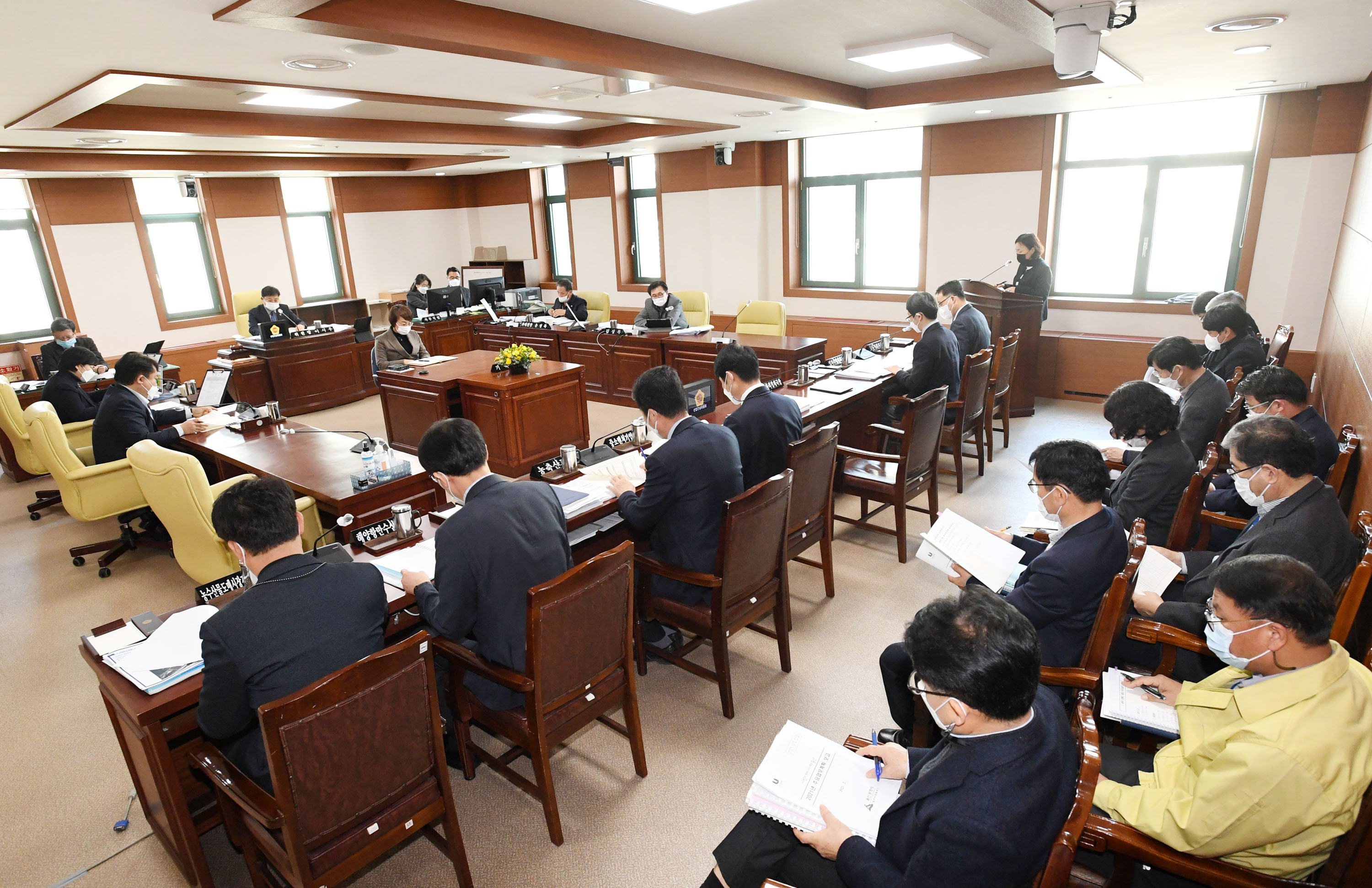 산업건설위원회 일자리경제국 소관 2021년도 주요업무보고 청취1