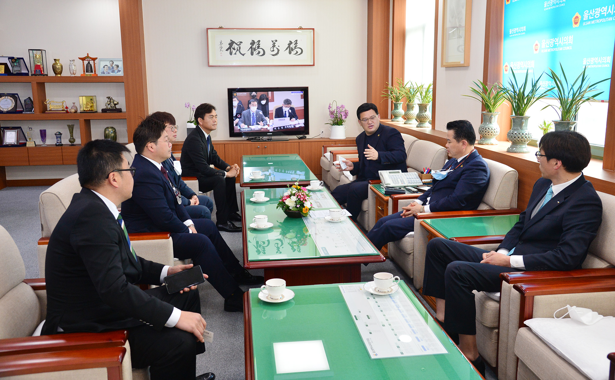 남울주청년회의소 임원진 의장실 내방2