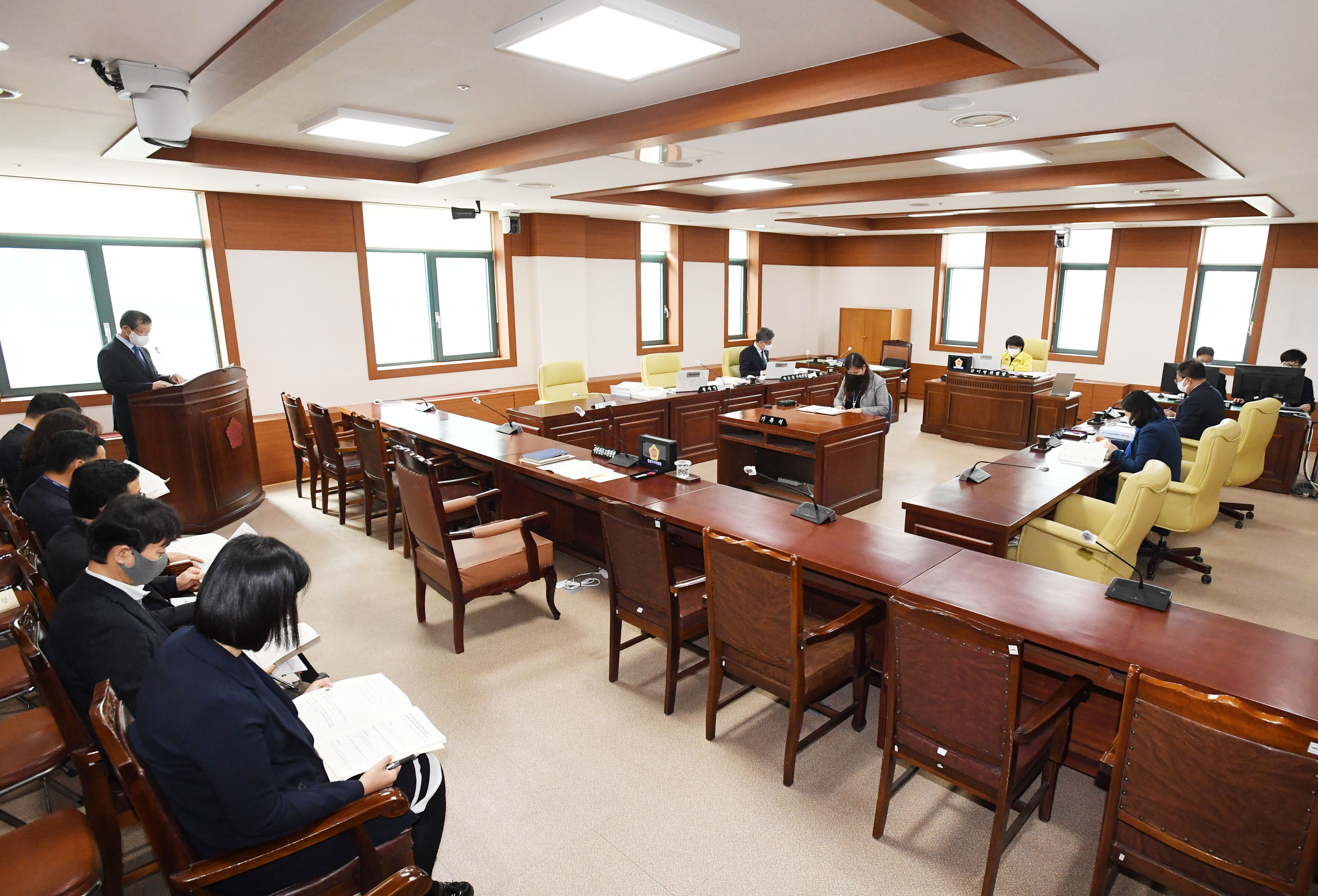 행정자치위원회 소관  2021년도 주요업무보고 청취1