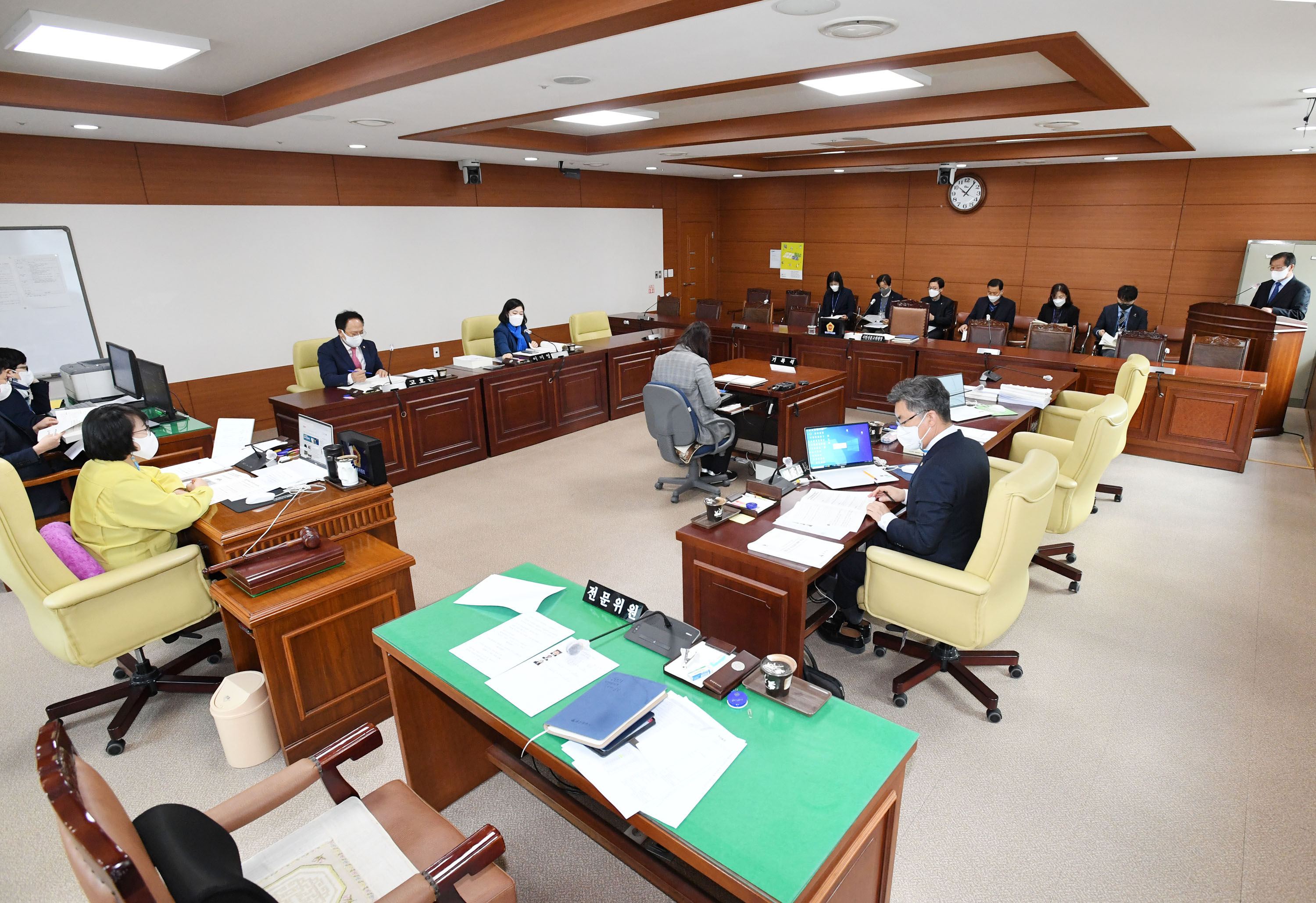 행정자치위원회 소관  2021년도 주요업무보고 청취2