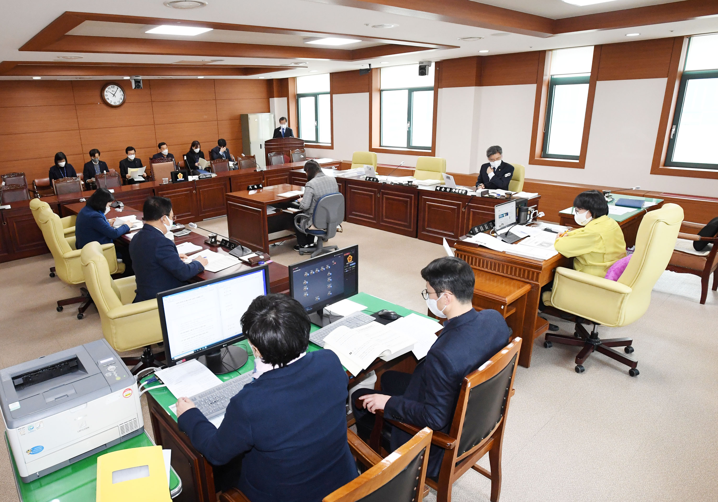 행정자치위원회 소관  2021년도 주요업무보고 청취3