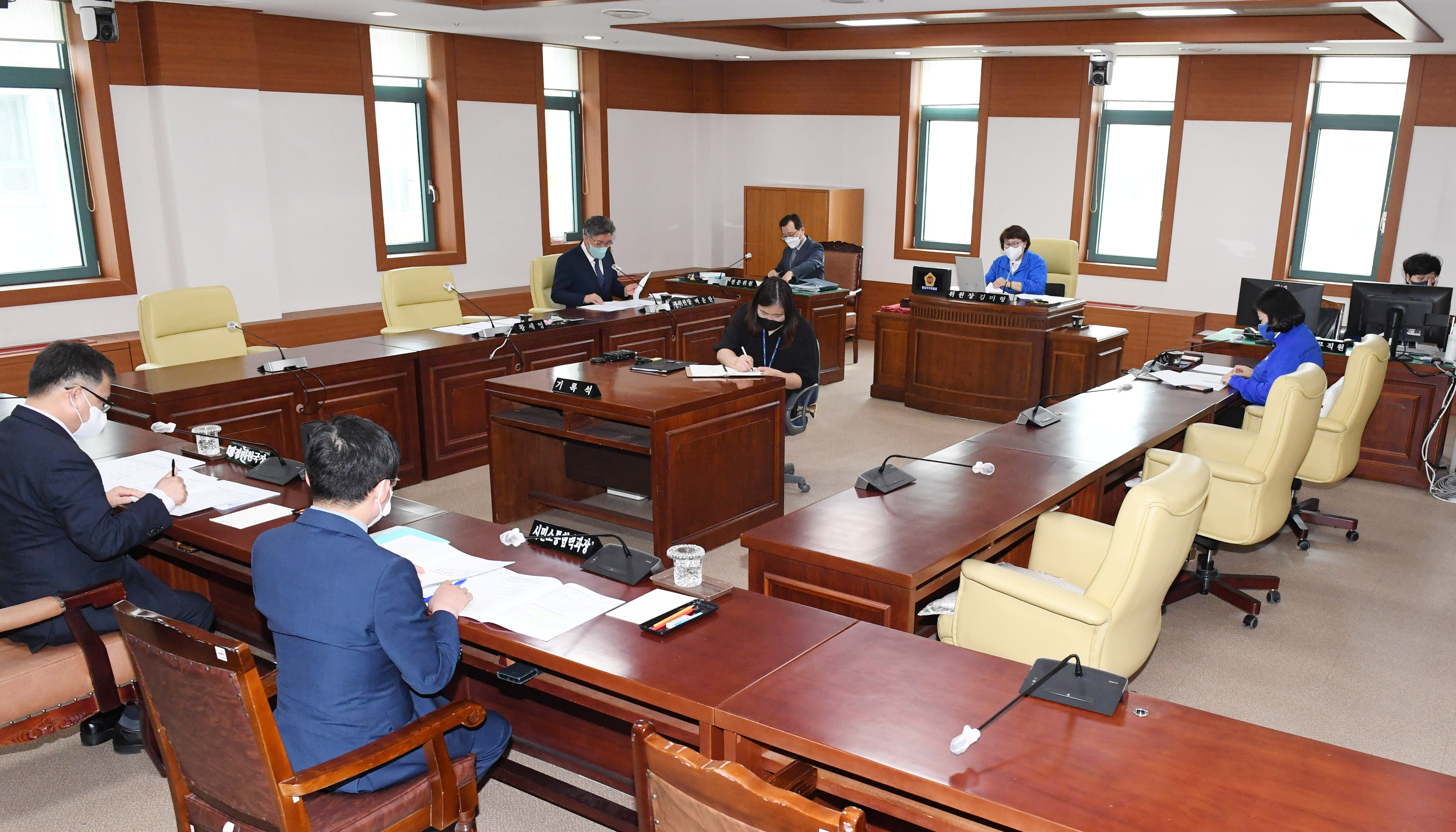 행정자치위원회 구 군의회의원 선거구 관련 개정조례안 심사1