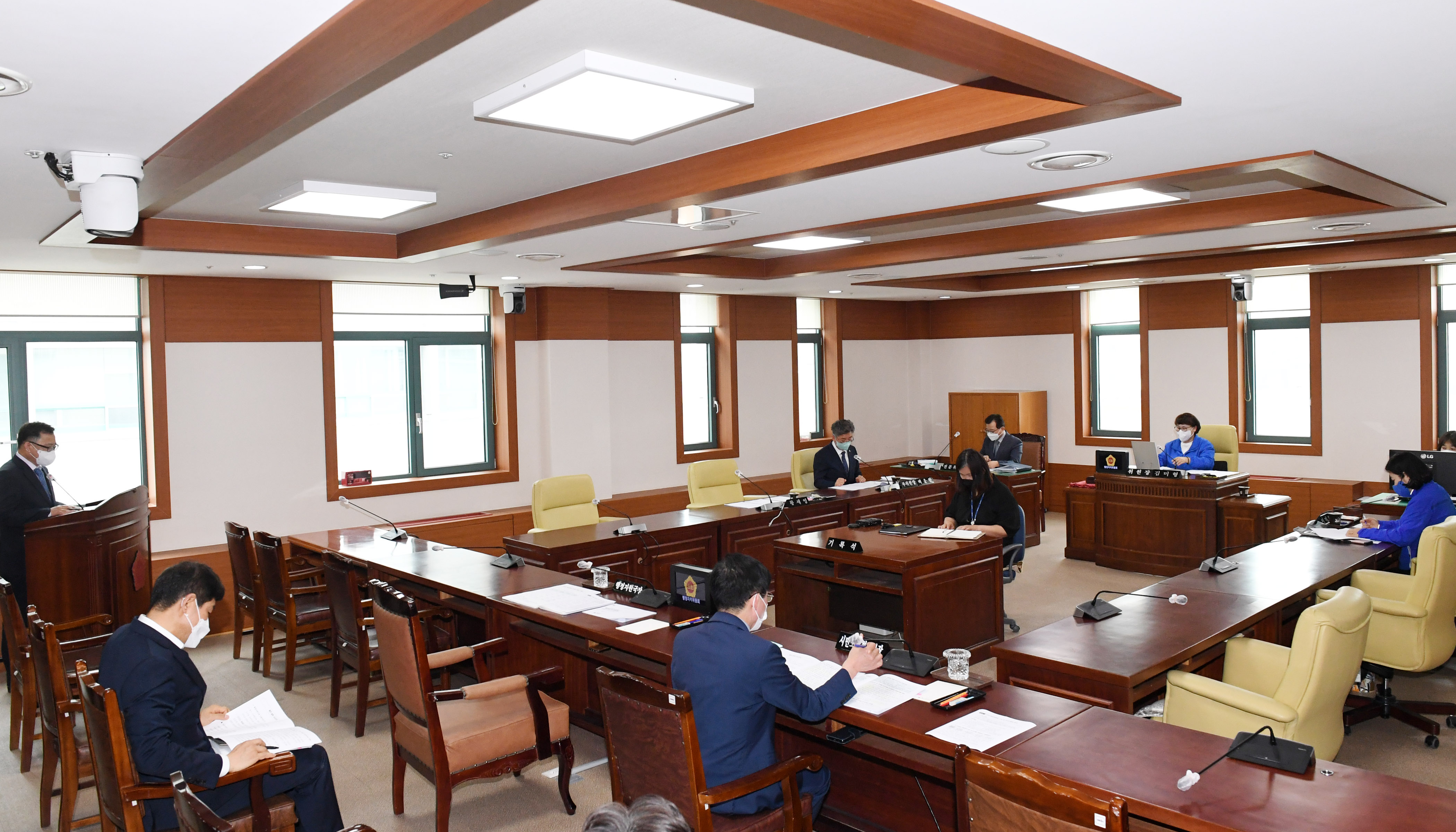행정자치위원회 구 군의회의원 선거구 관련 개정조례안 심사3
