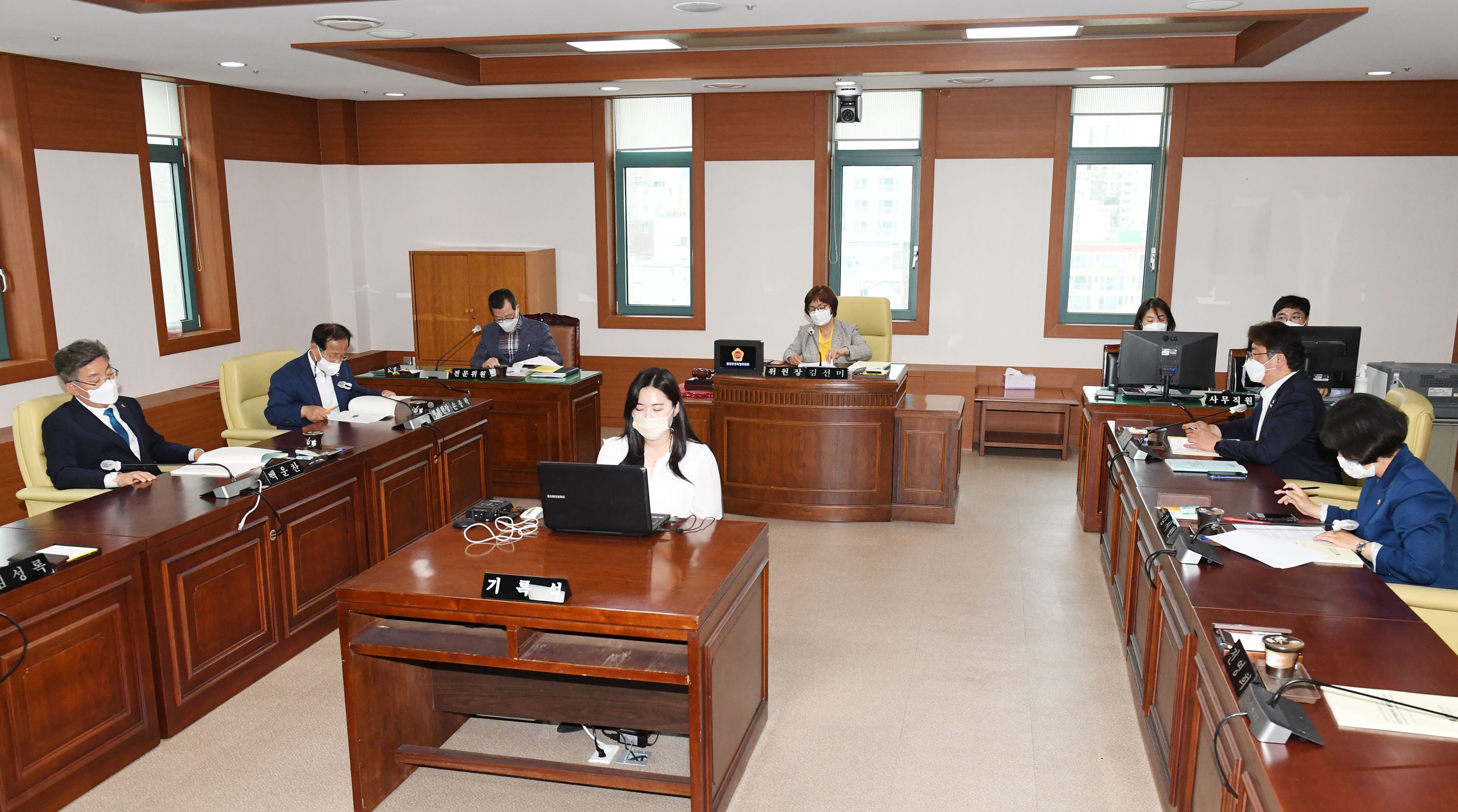 울산광역시의회 원전안전 특별위원회 회의3