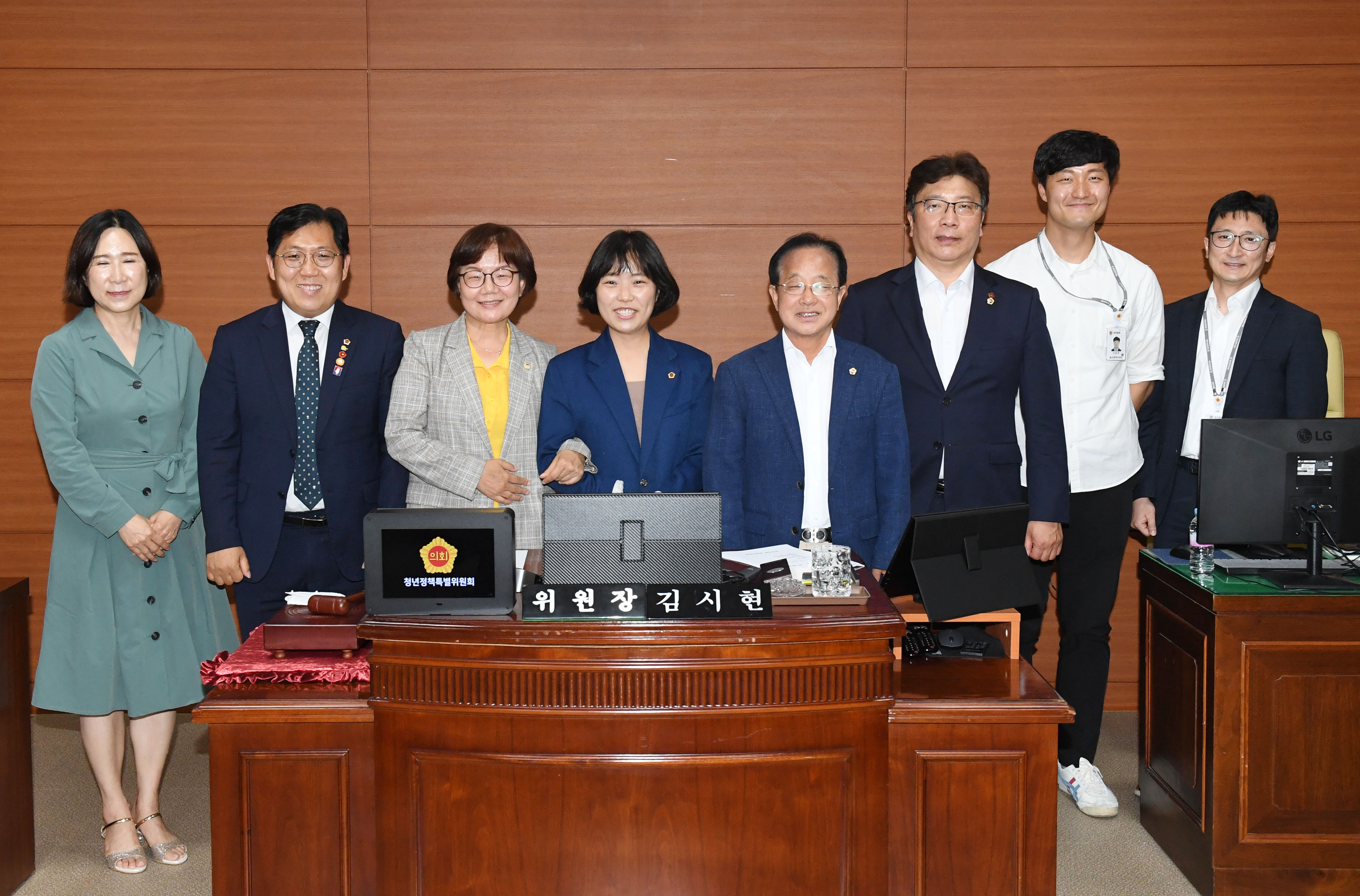 울산광역시의회 청년정책 특별위원회 회의1